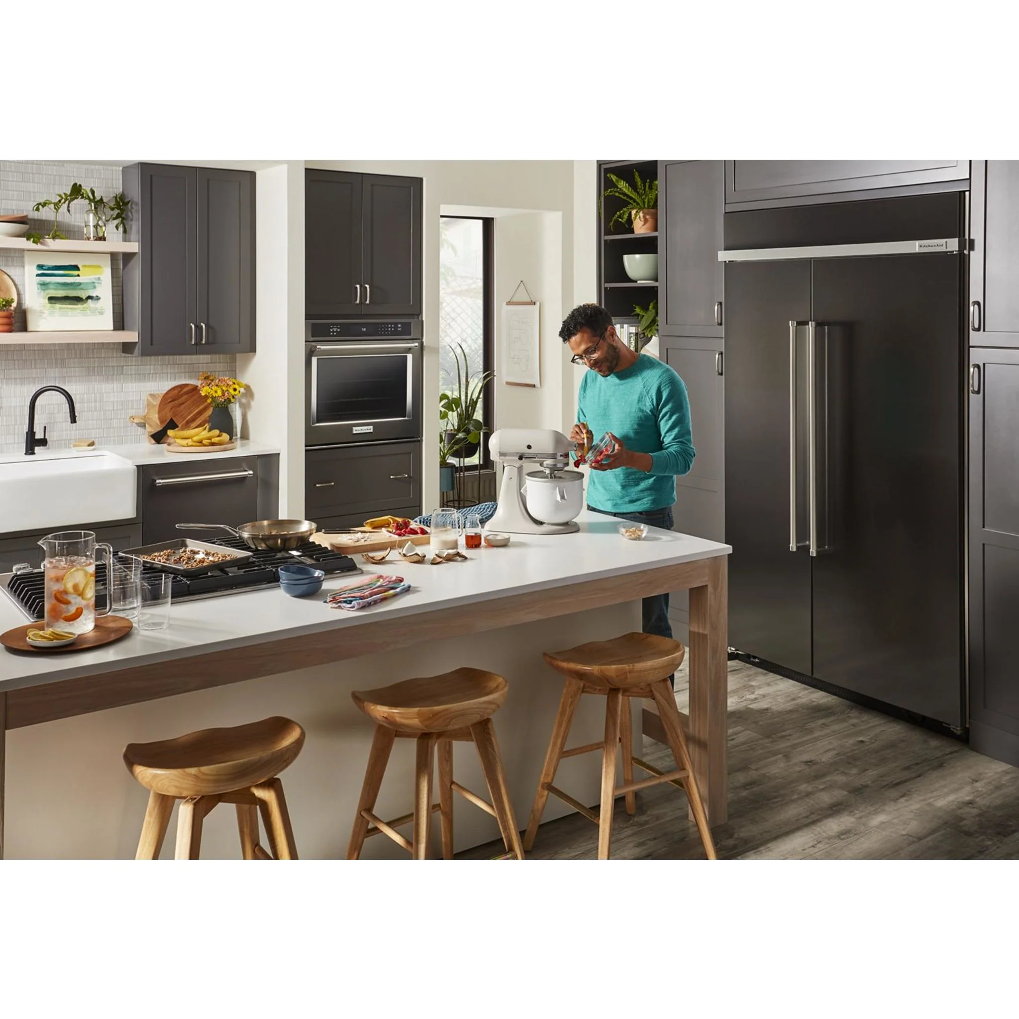 KitchenAid 25.5 Cu Ft. 42" Built-In Side-by-Side Refrigerator with PrintShield Finish - Black Stainless Steel with PrintShield™ Finish (KBSN702MBS) - Image 21