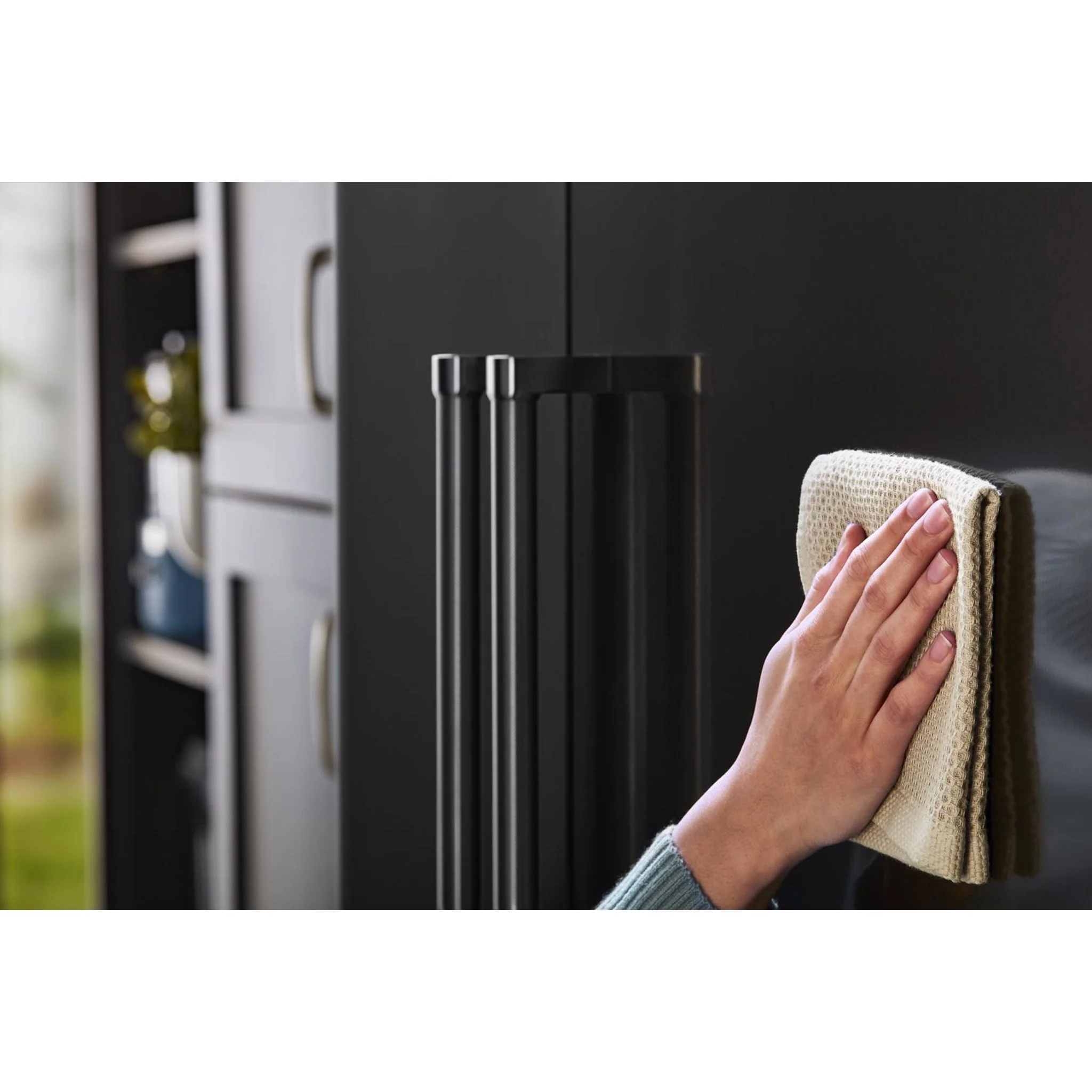 KitchenAid 25.5 Cu Ft. 42" Built-In Side-by-Side Refrigerator with PrintShield Finish - Black Stainless Steel with PrintShield™ Finish (KBSN702MBS) - Image 31