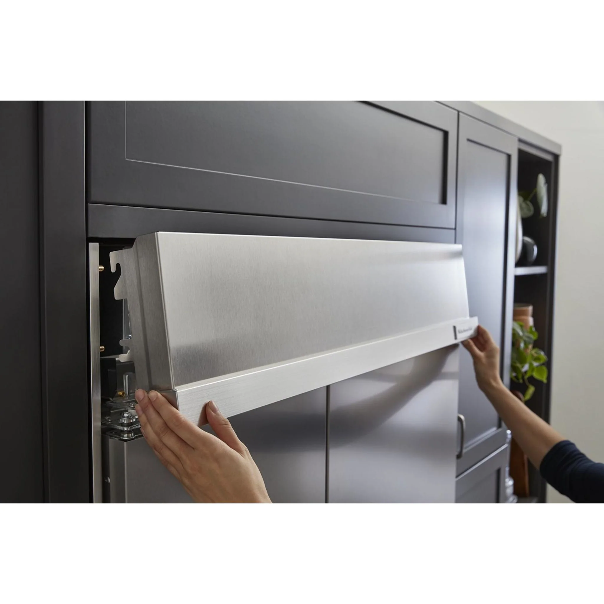 KitchenAid 30 cu.ft. 48" Built-In Side-by-Side Refrigerator with PrintShield Finish - Black Stainless Steel with PrintShield™ Finish (KBSN708MBS) - Image 21