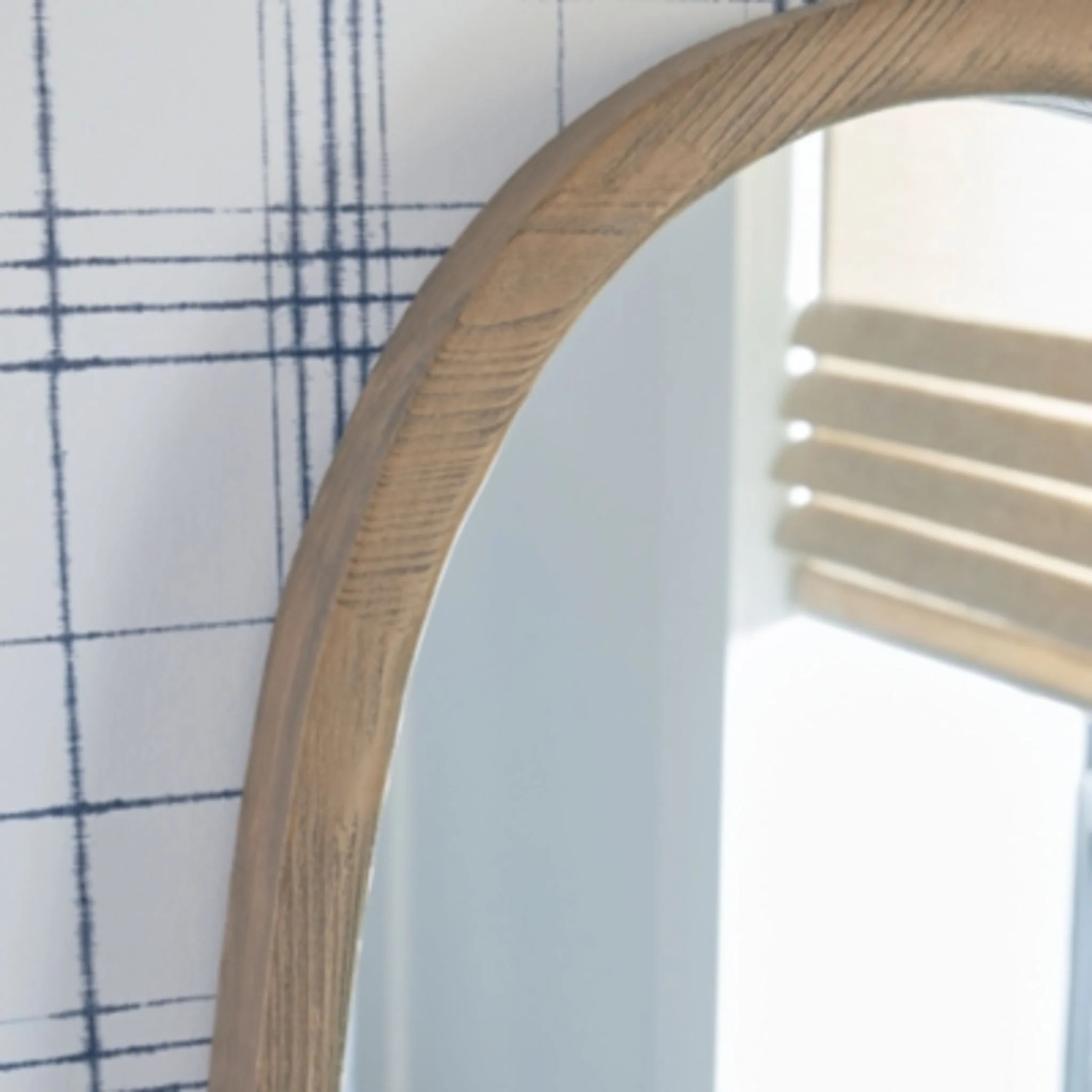 Aarilynn Accent Mirror - Image 4