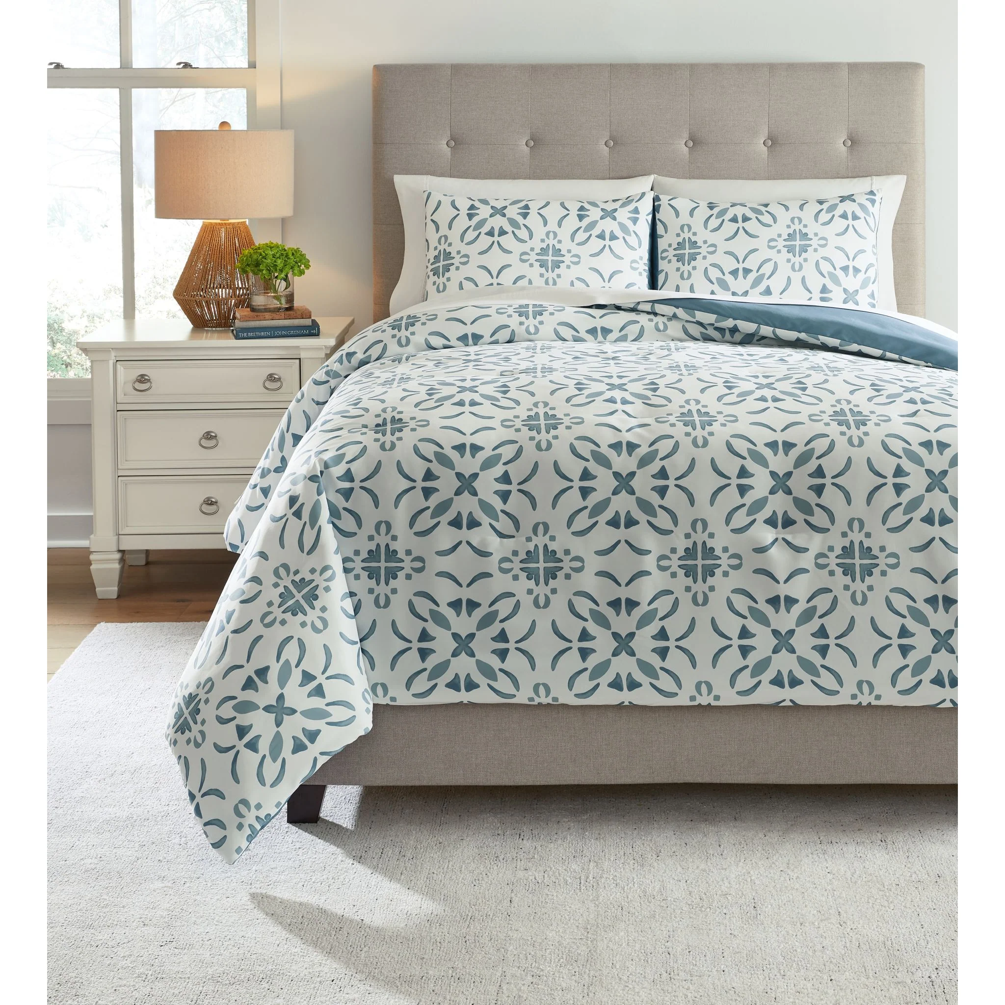 Adason Queen Comforter Set - Image 3