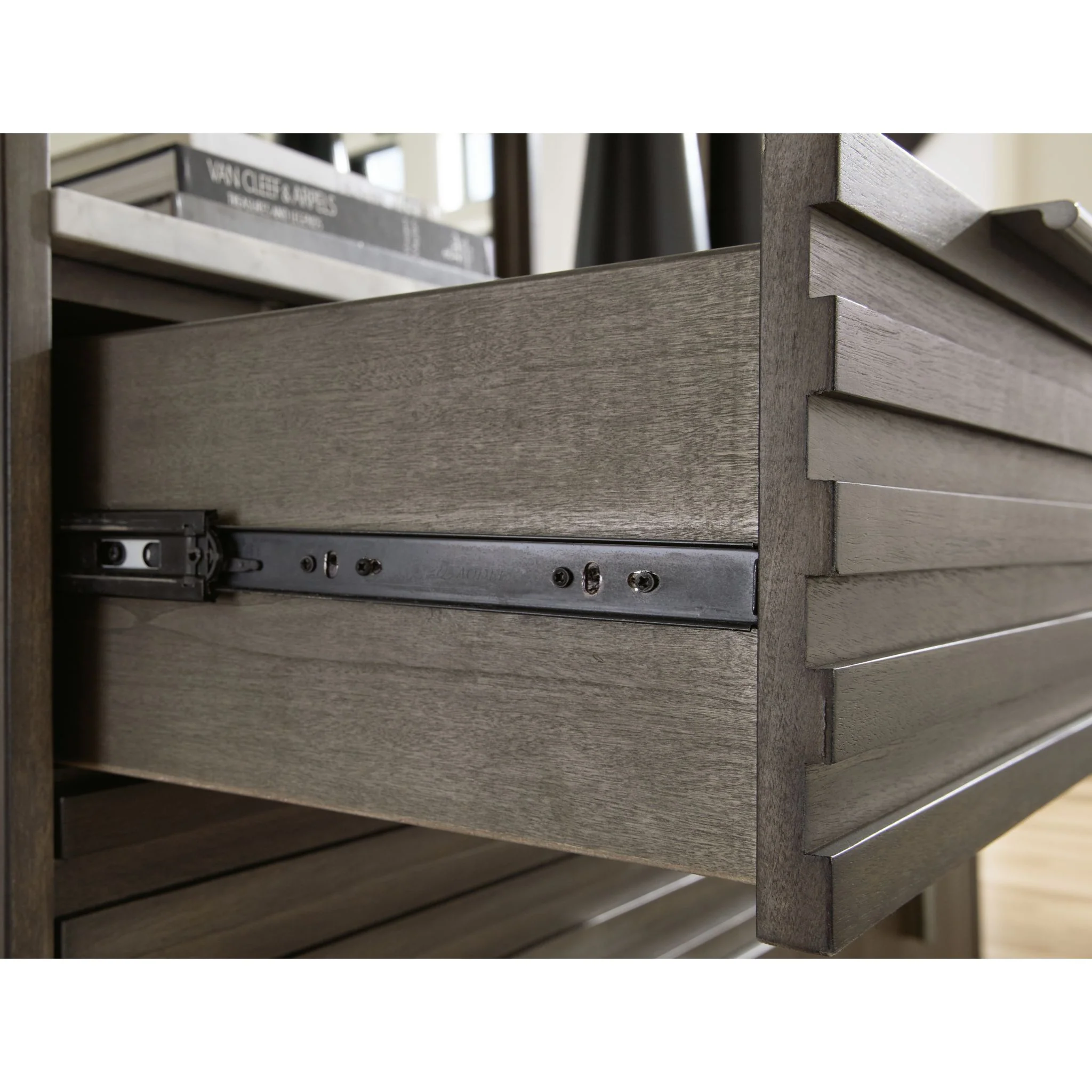 Arkenton Dresser - Image 6