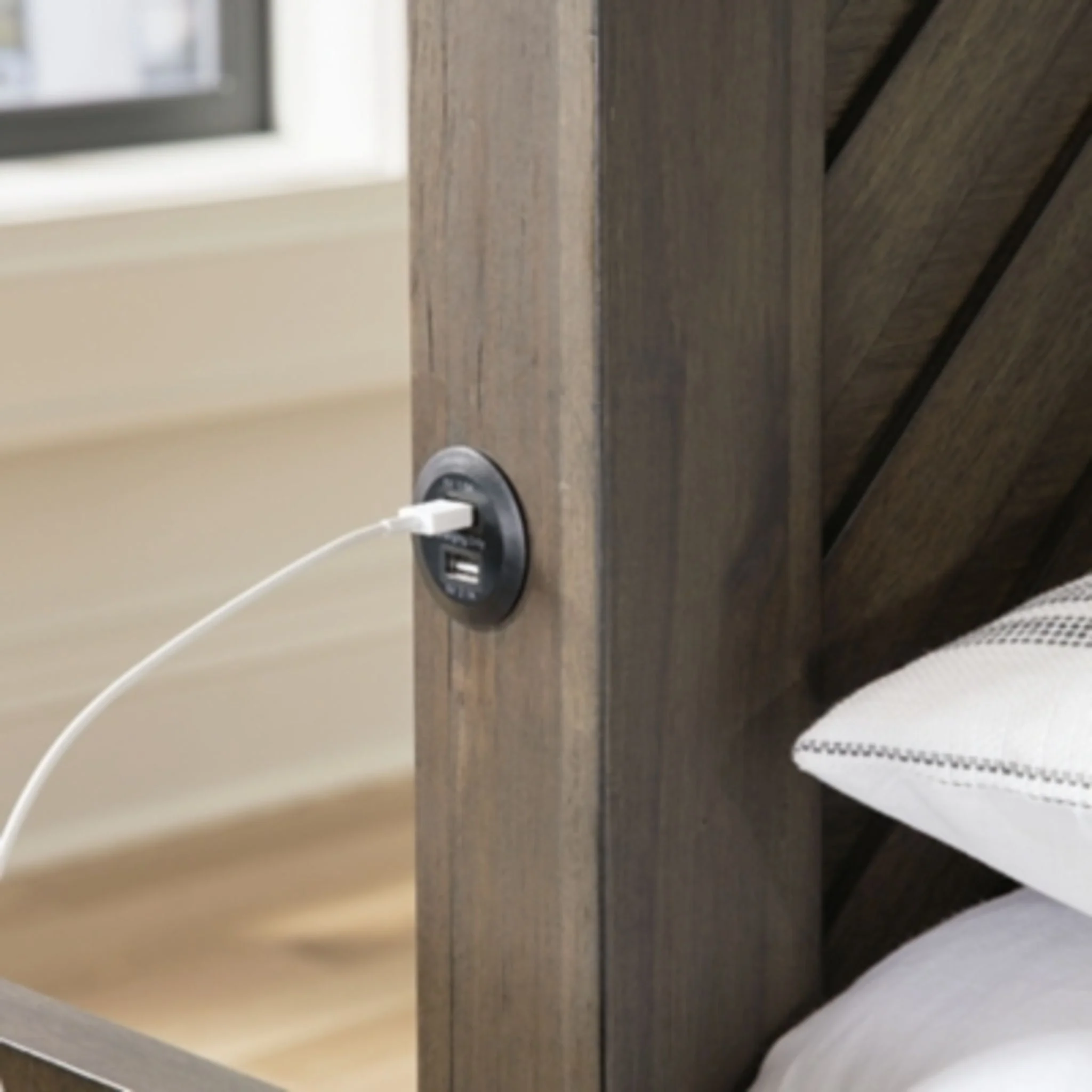 Arkenton King Panel Bed - Image 37