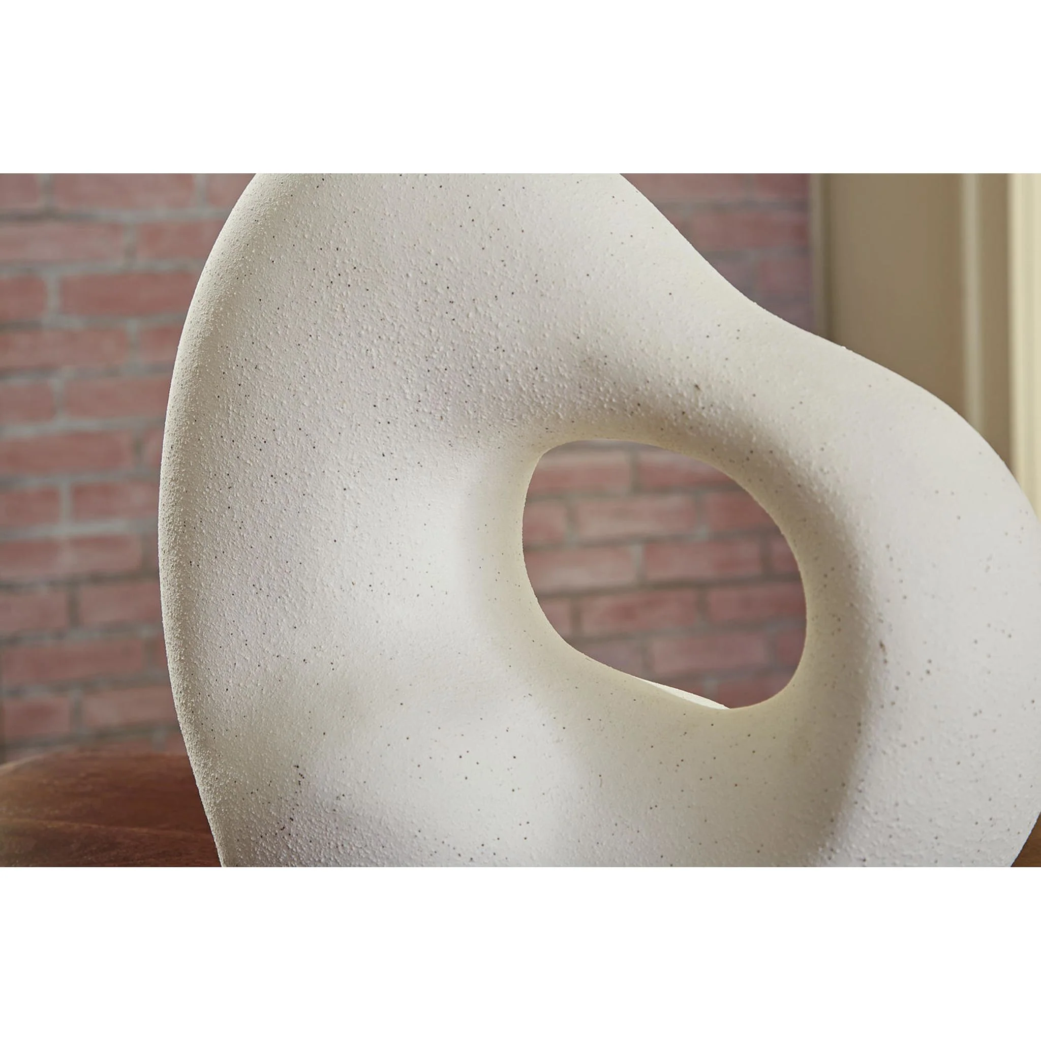 Arthrow Sculpture - Image 11