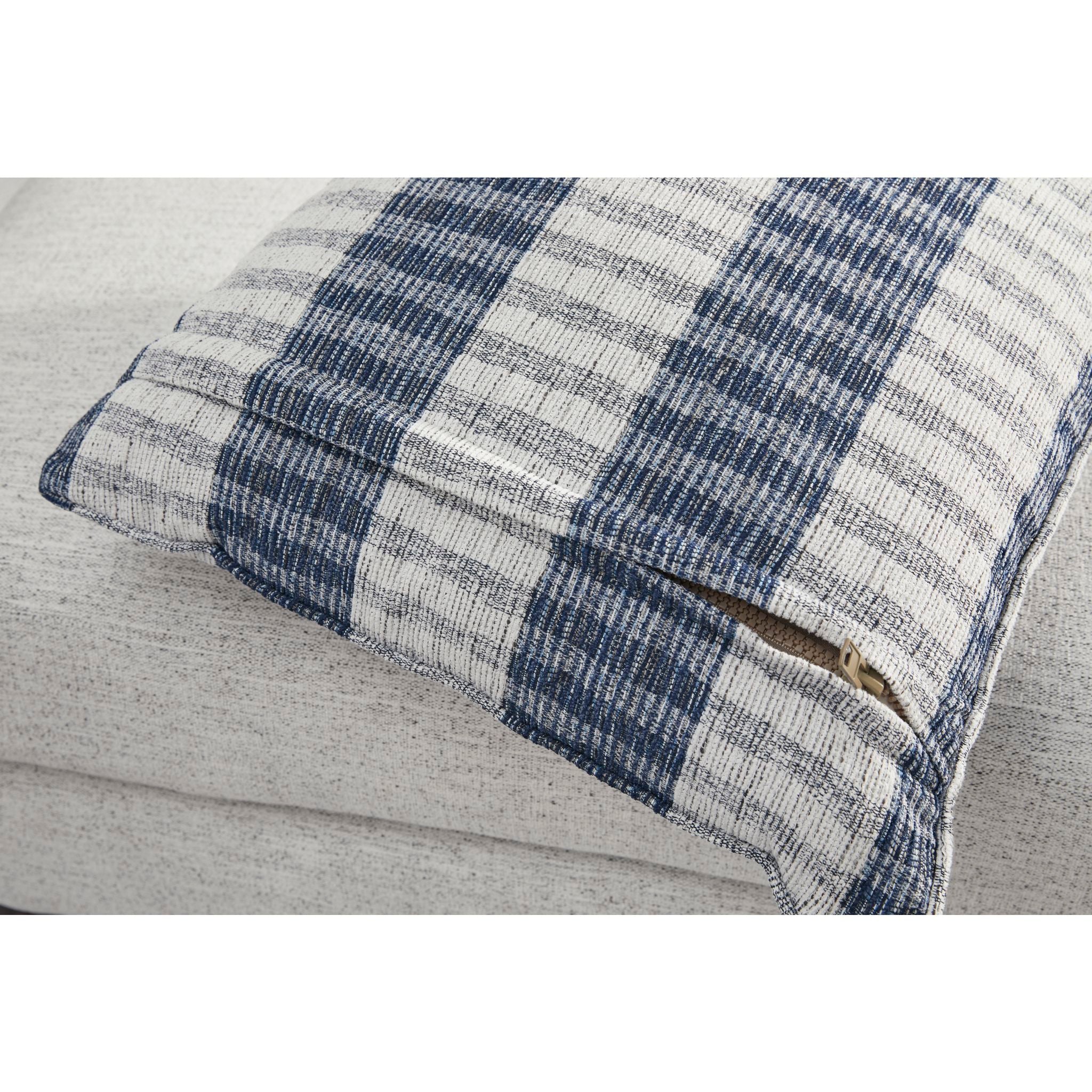 Belvoir-Exclusive Sofa - Image 39