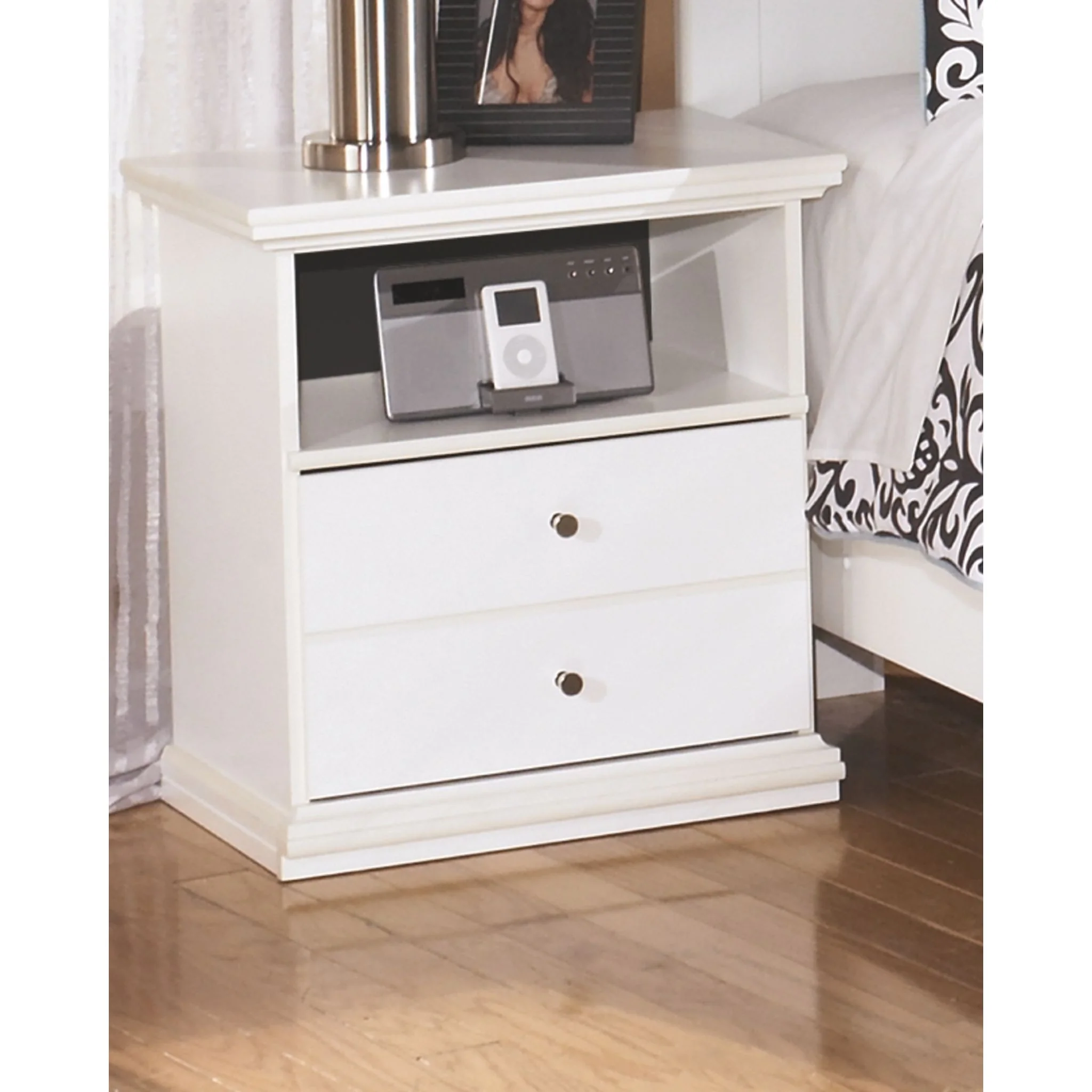 Bostwick Shoals 5 Piece Panel Bedroom - Image 4