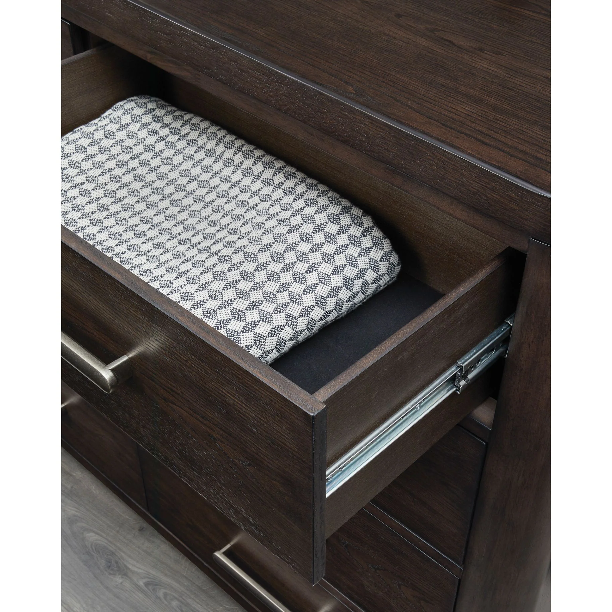 Breckington-Exclusive Dresser and Mirror - Image 6