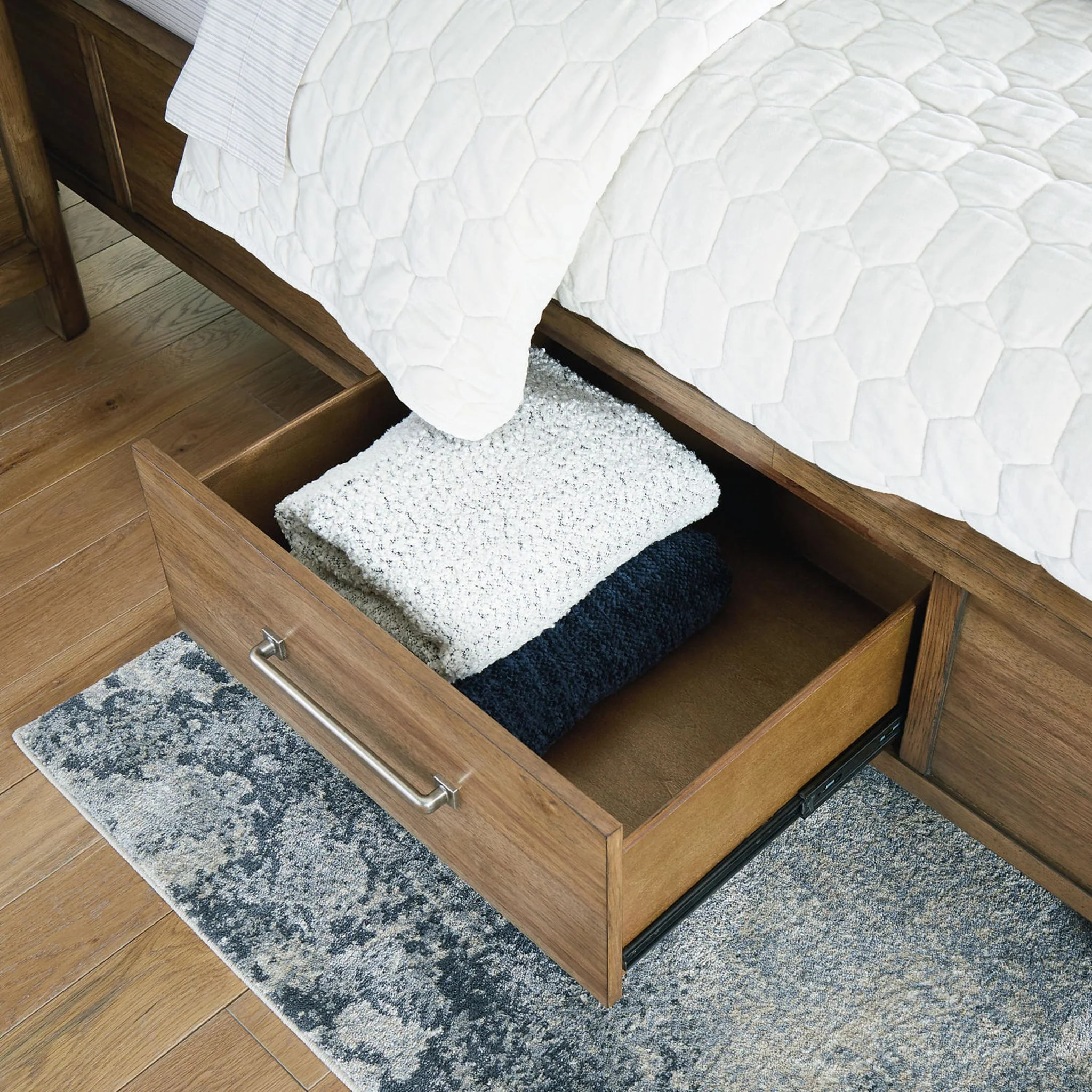 Cabalynn Storage Bed - Image 37