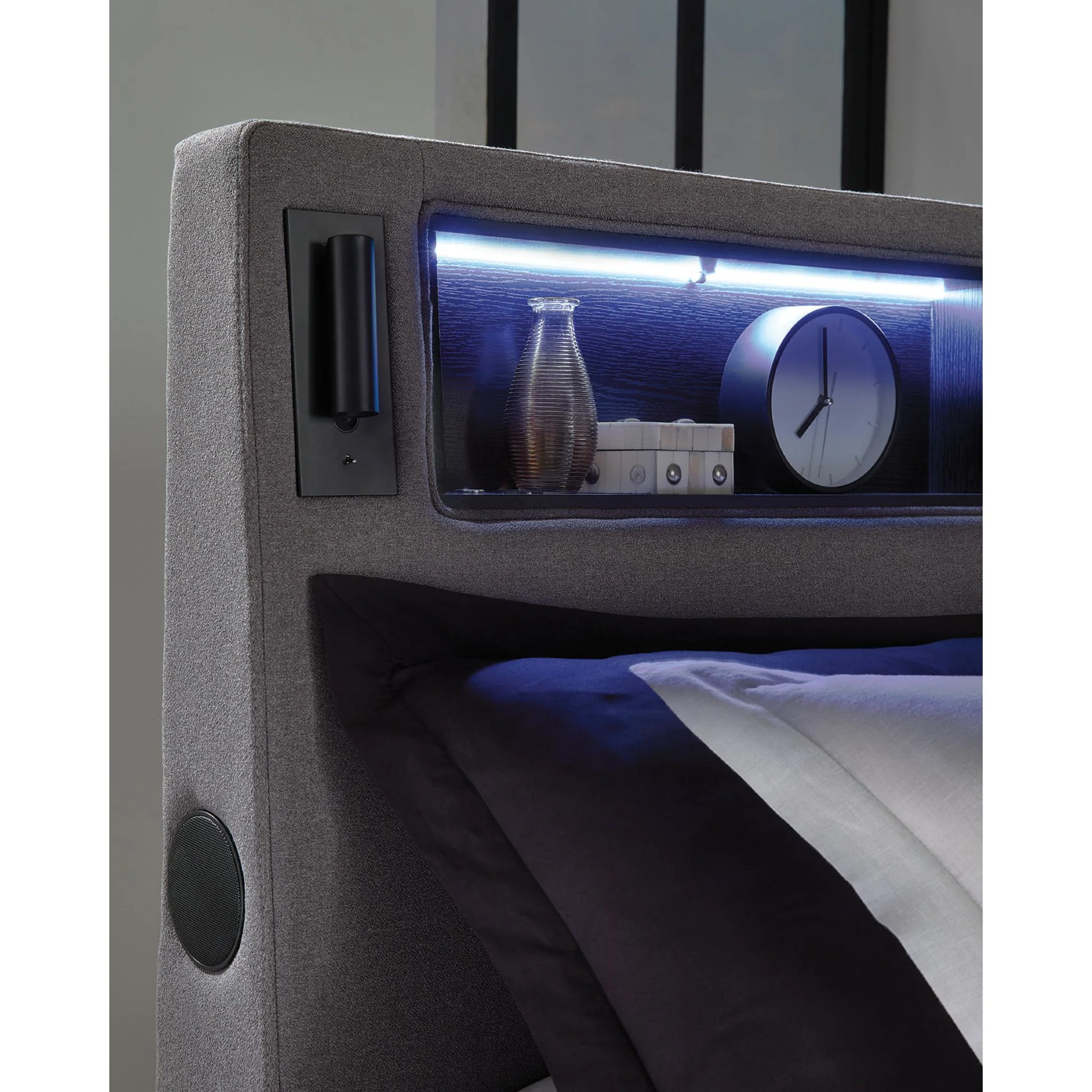 Cayberry Upholstered Bed - Image 81