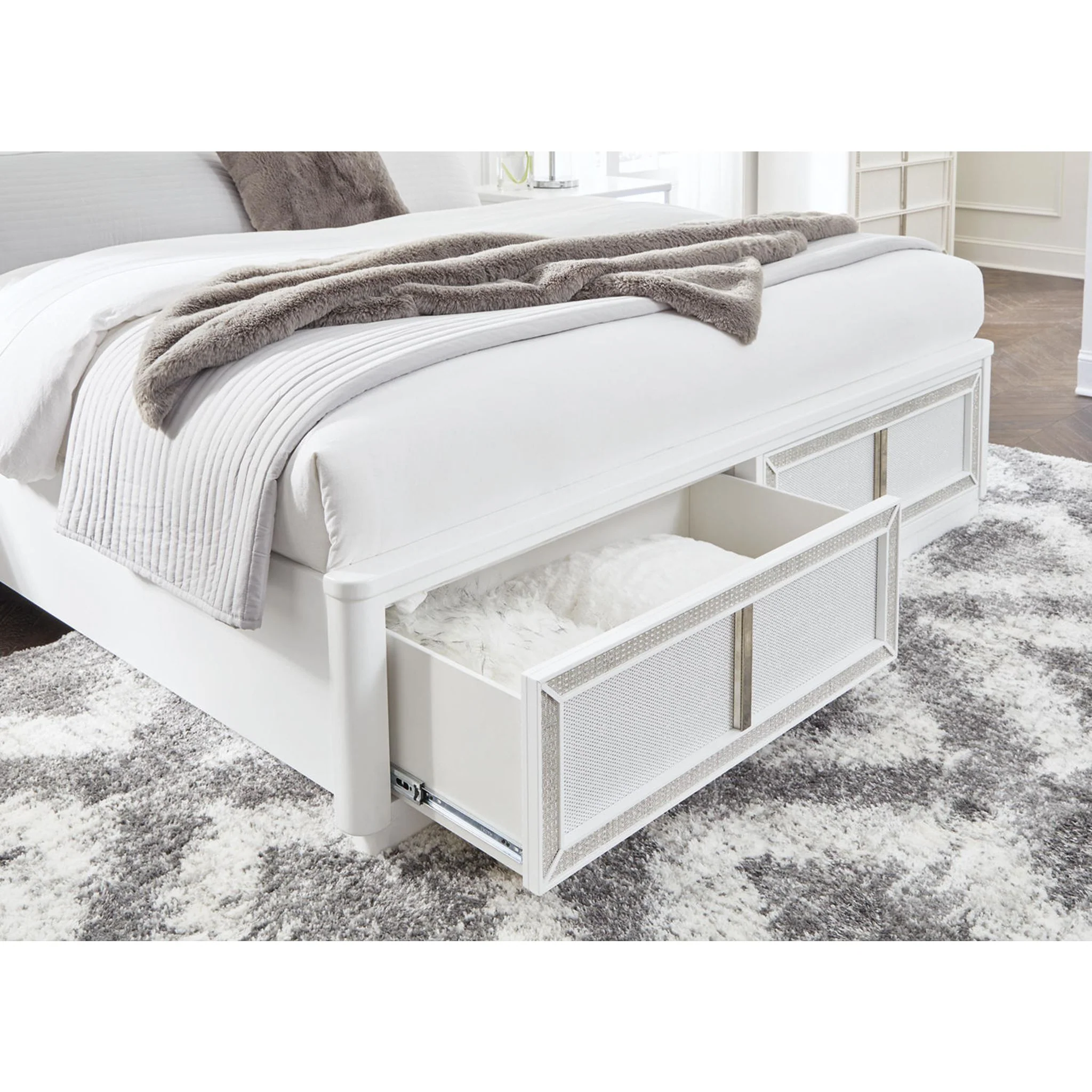 Chalanna Storage Bed - Image 3