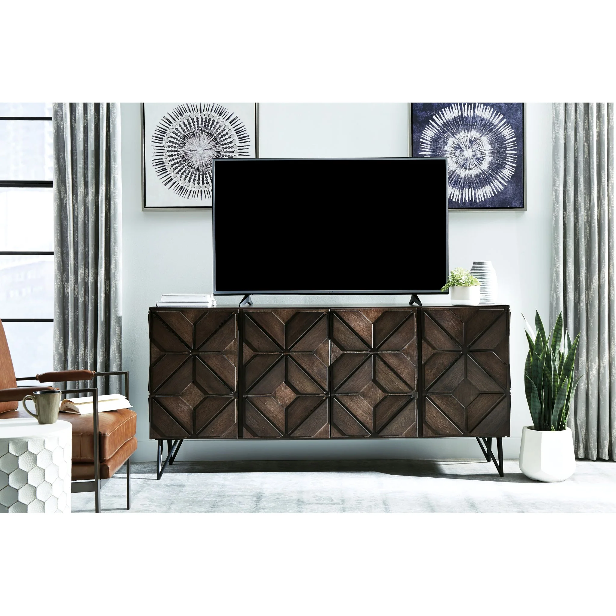 Chasinfield TV Stand - Image 3