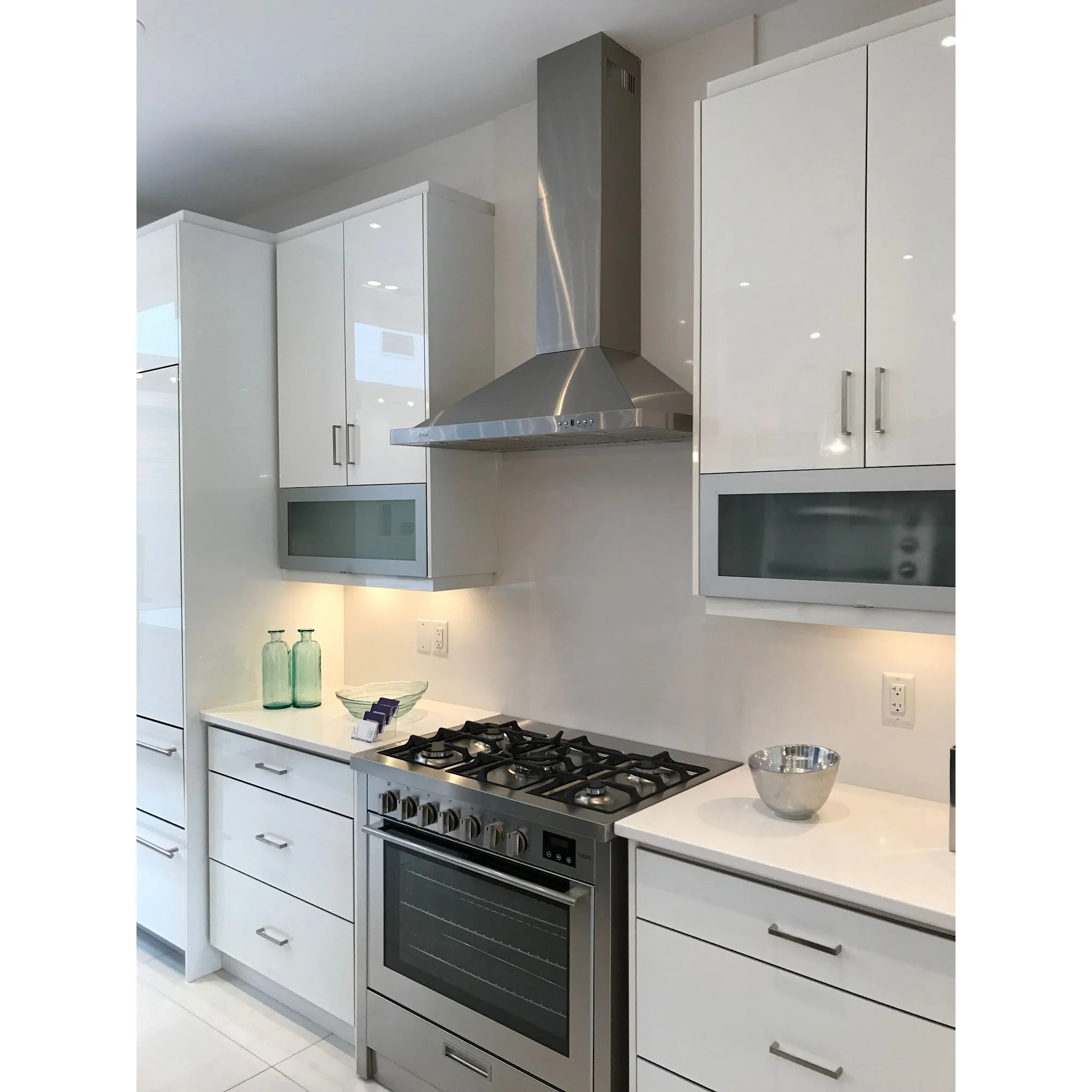 Cyclone Wall Mount Range Hood  36" - Stainless Steel (SCB51936) - Image 3