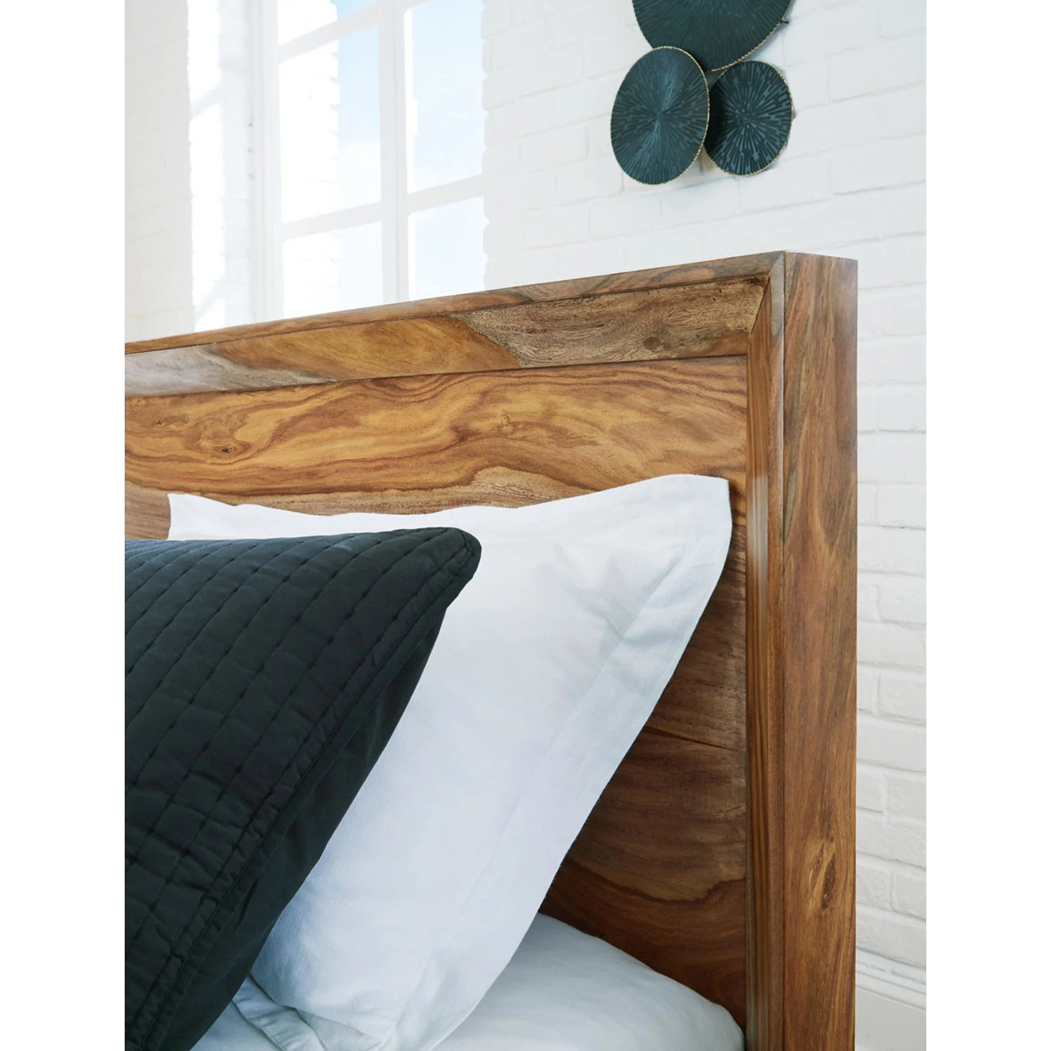 Dressonni Panel Bed - Image 15