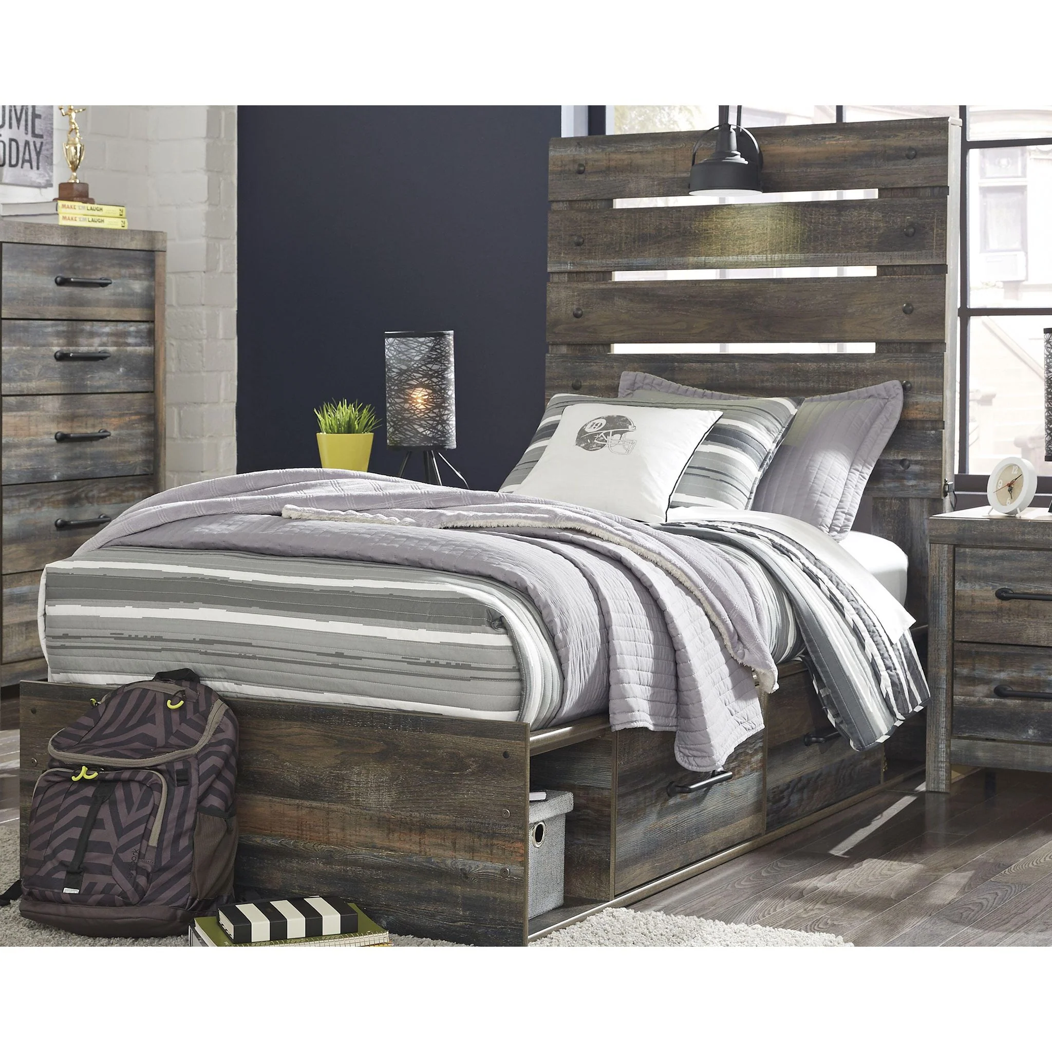 Drystan 5 Piece Panel Bedroom - Image 15