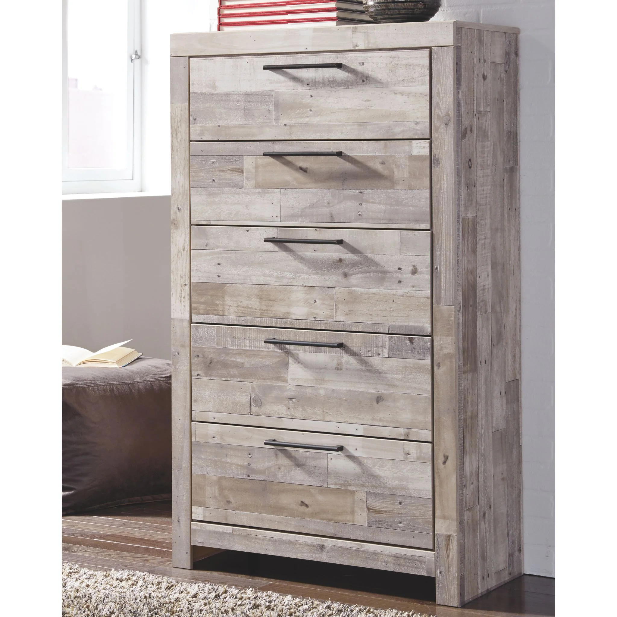 Effie-Exclusive Chest - Image 2