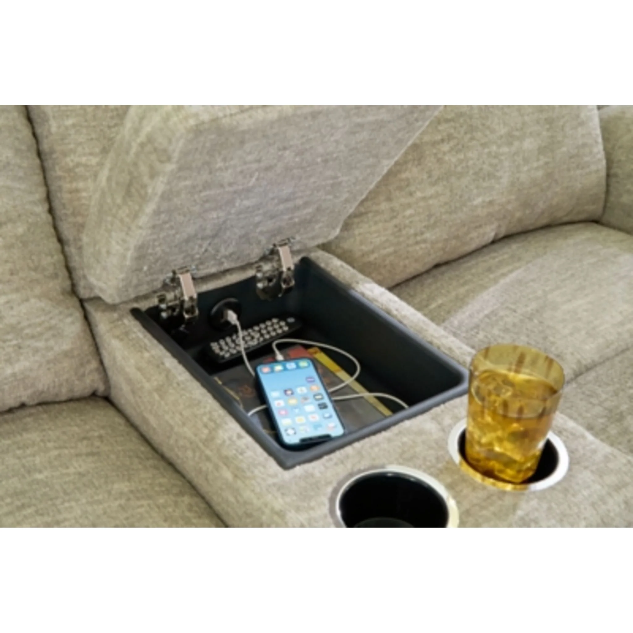 Evereast Pass-Exclusive Reclining Loveseat with Console - Image 7
