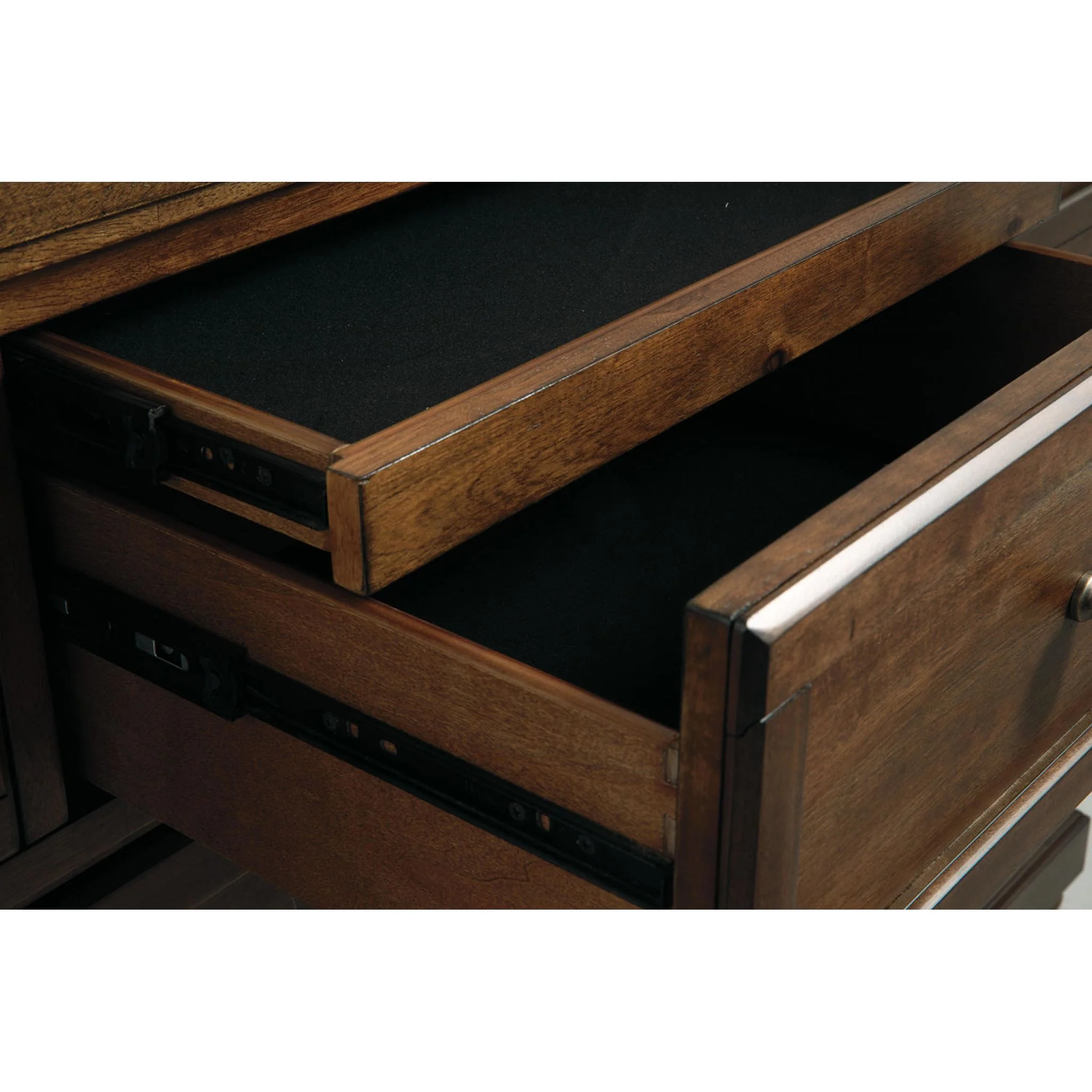 Flynnter 5 Piece Panel Bedroom - Image 29