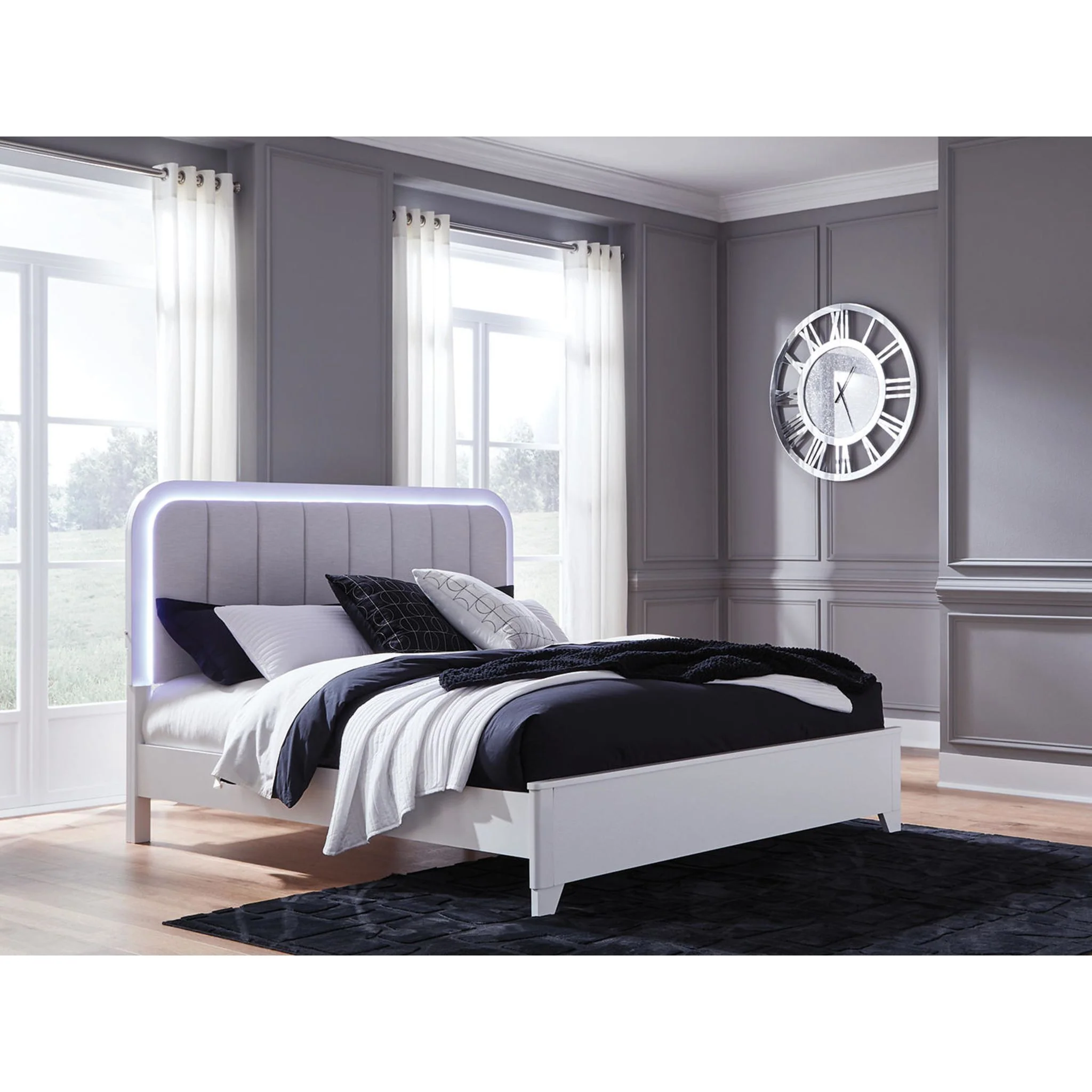 Frostlyn King Panel Bed - Image 2