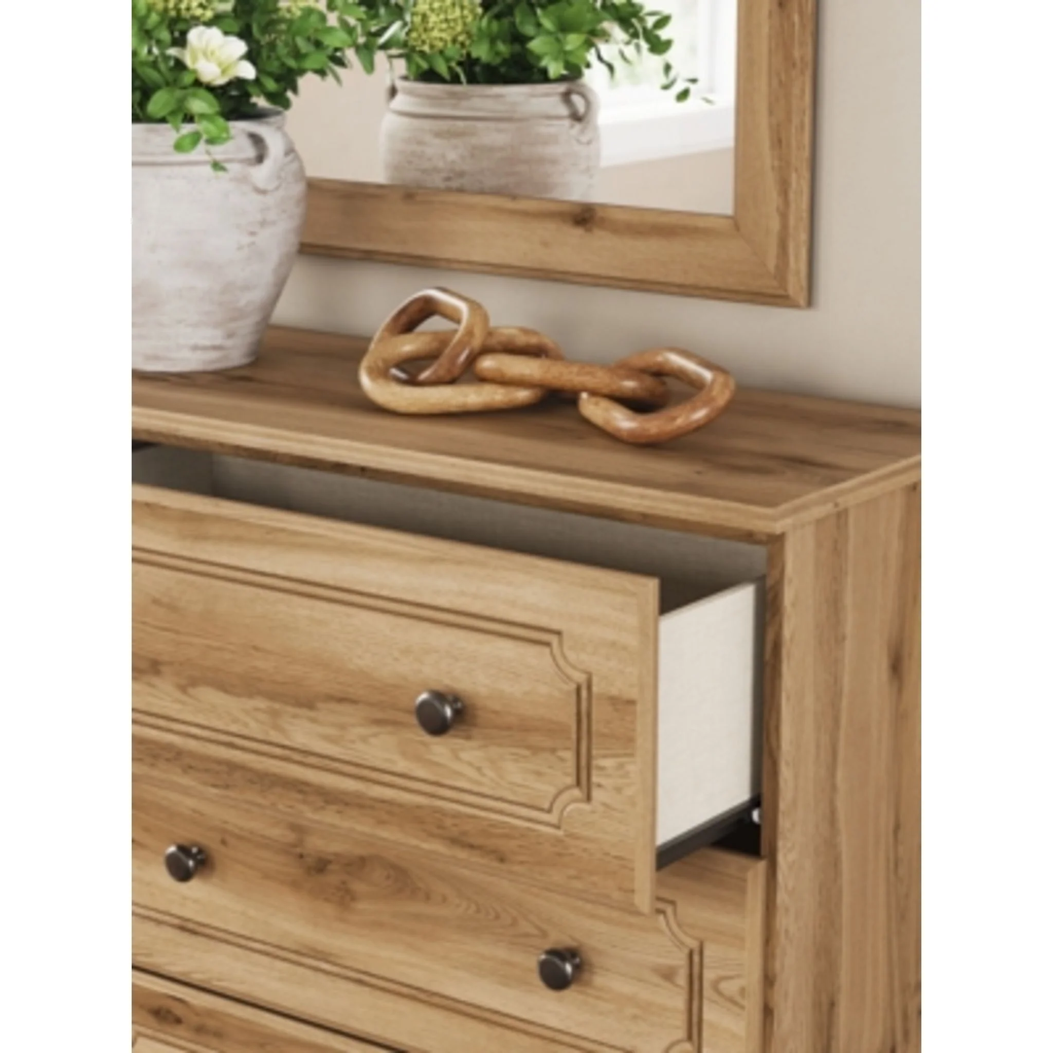 Galletyn 5 Piece King Panel Bedroom - Image 26