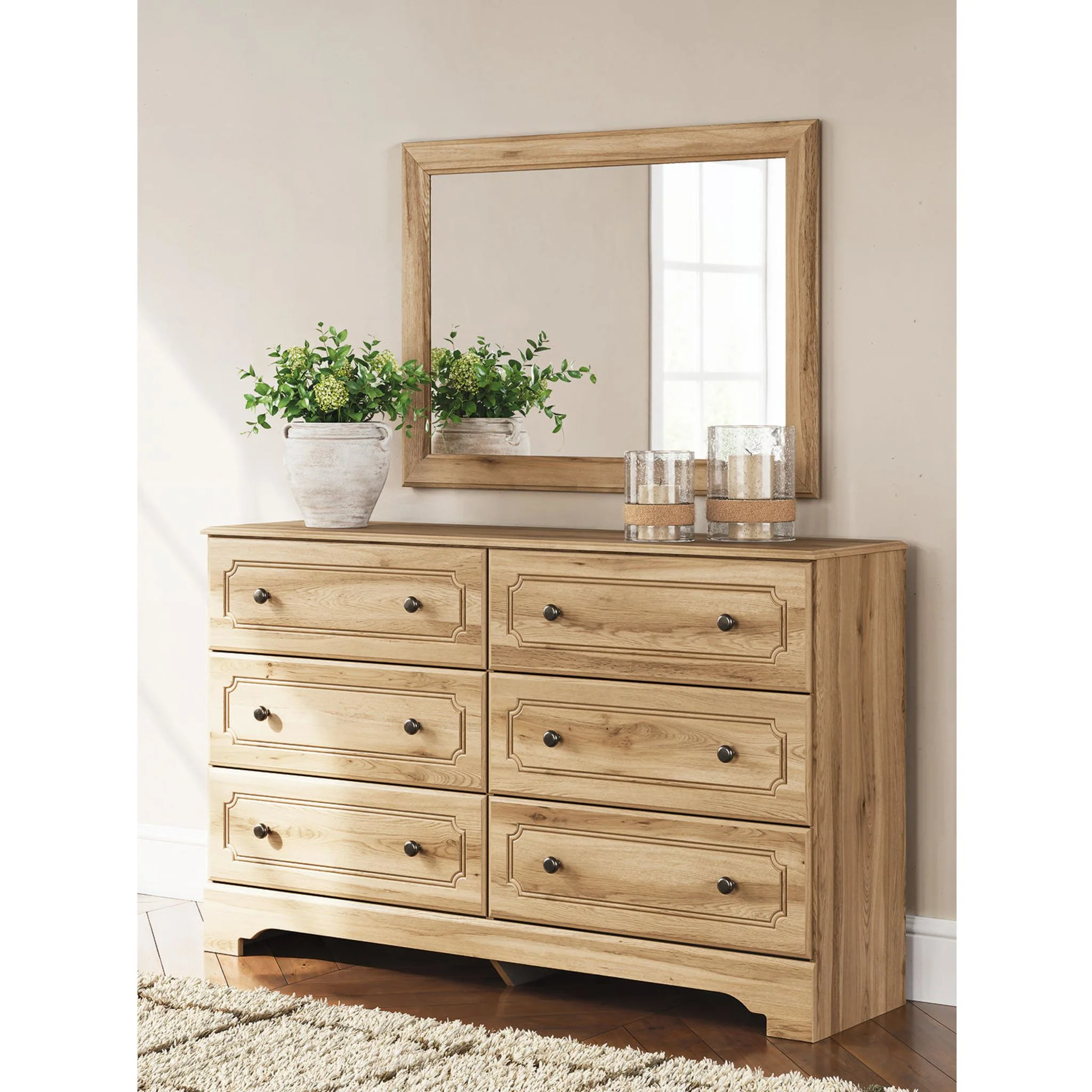 Galletyn Dresser - Image 3