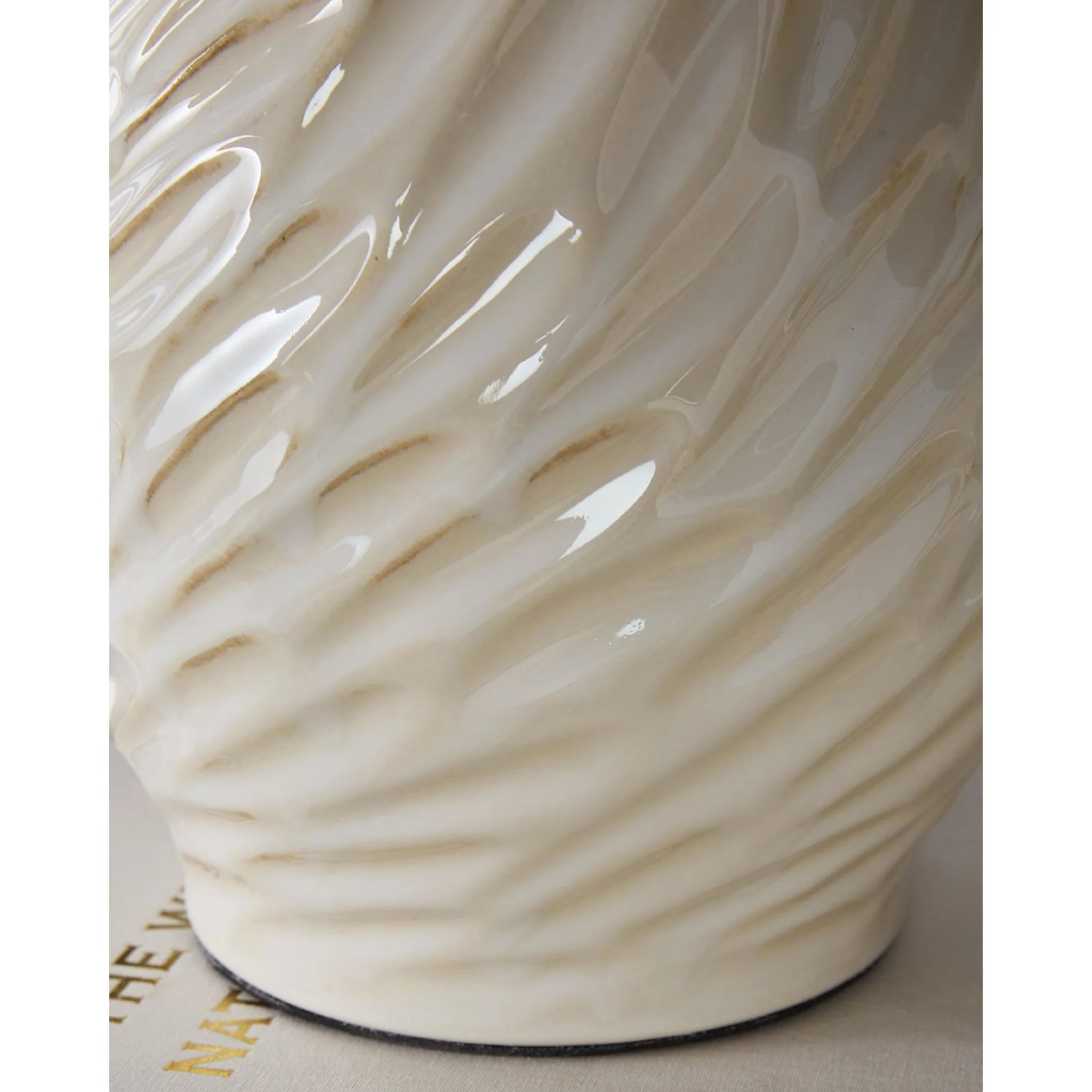 Garinton Table Lamp - Image 20