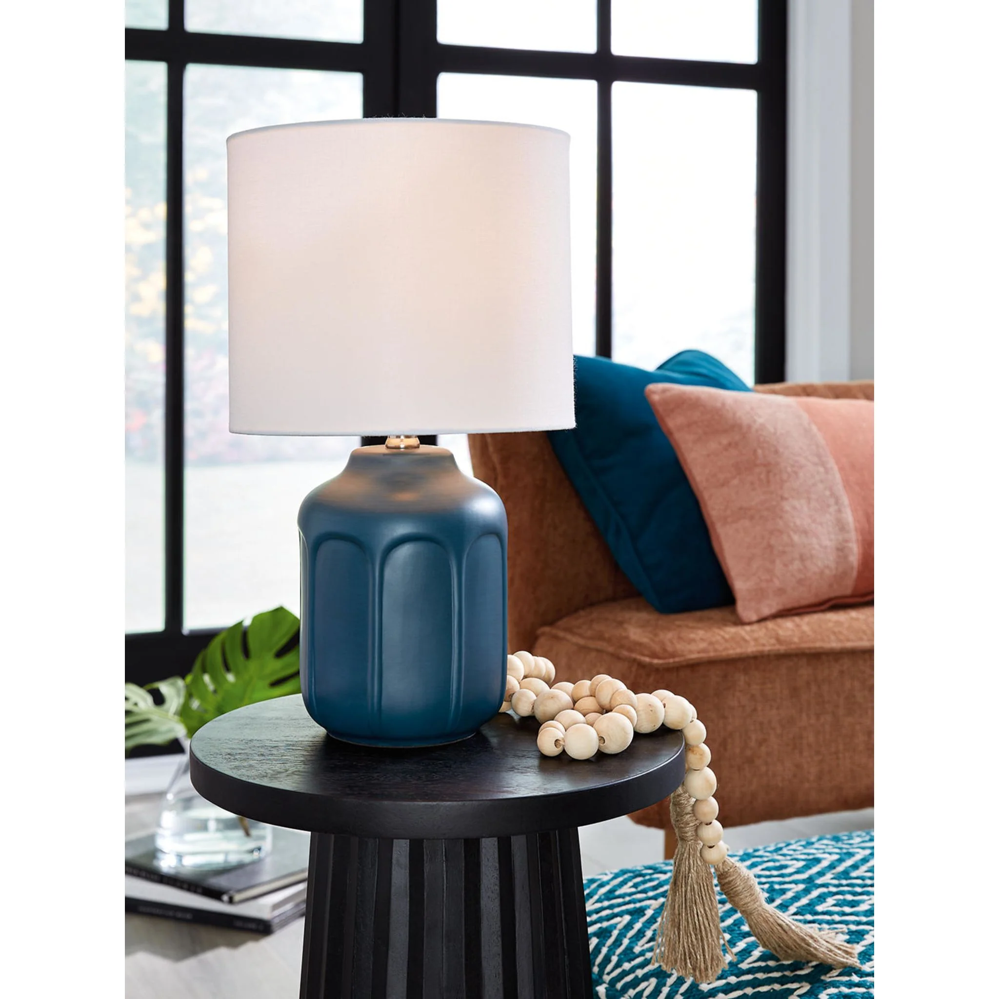 Gierburg Table Lamp - Image 13
