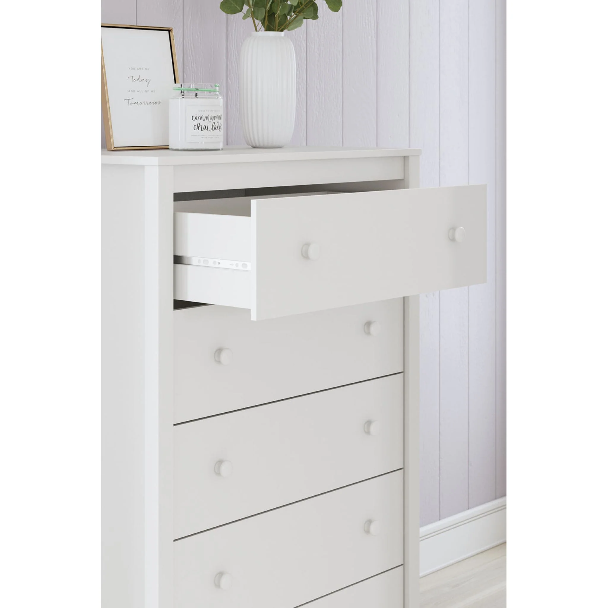Hallityn Chest - Image 12