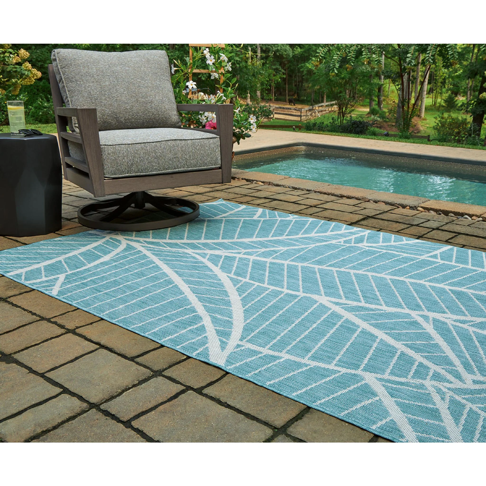 Hulsia Area Rug - Image 2