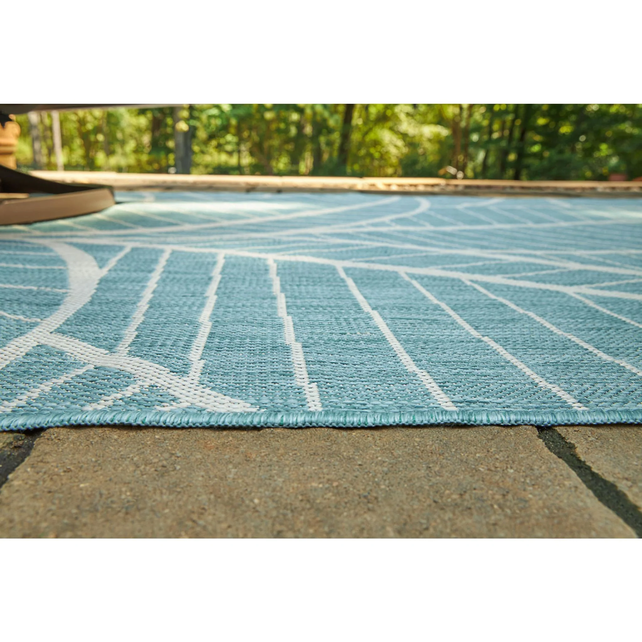 Hulsia Area Rug - Image 2