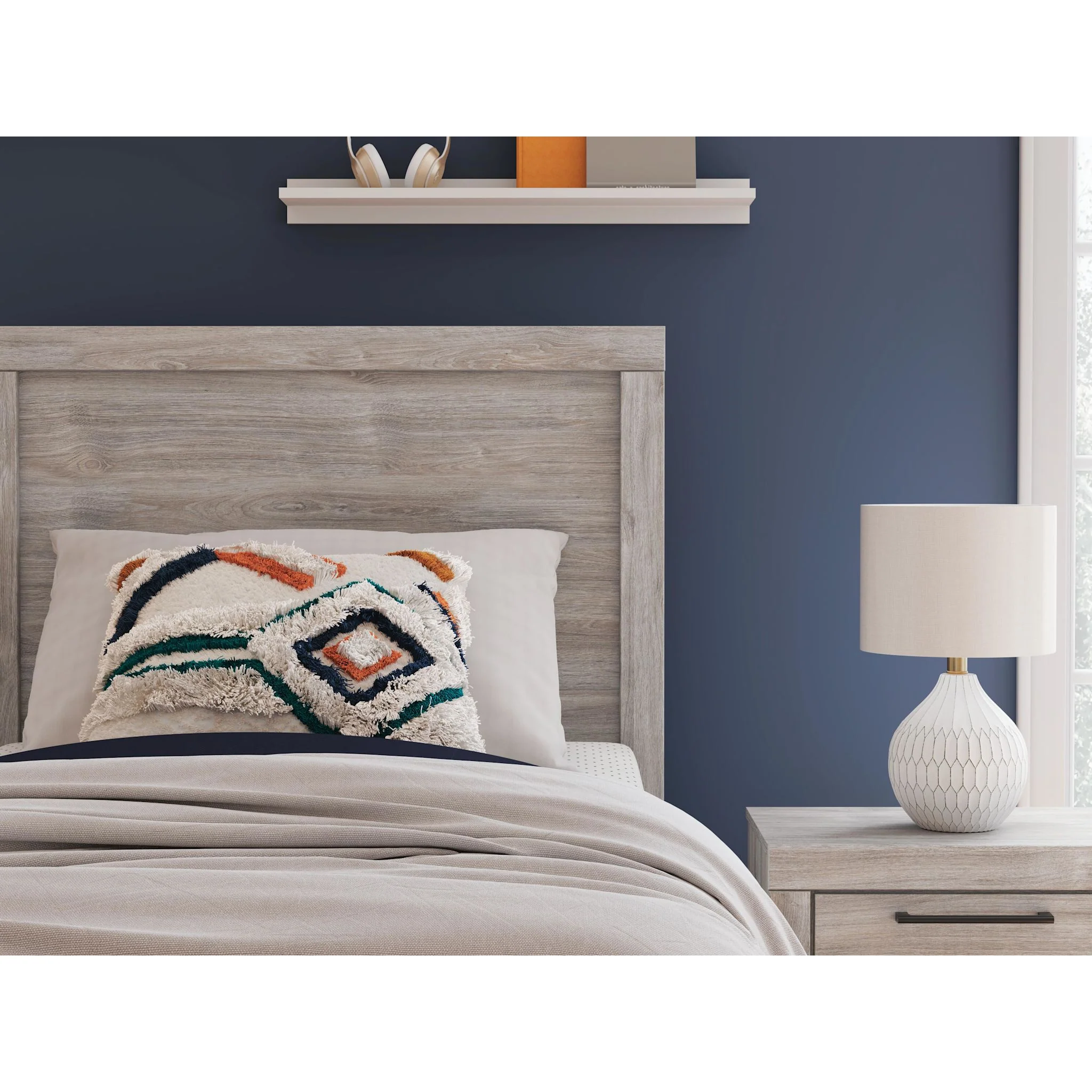 Jonnifer Twin Panel Bed - Image 15