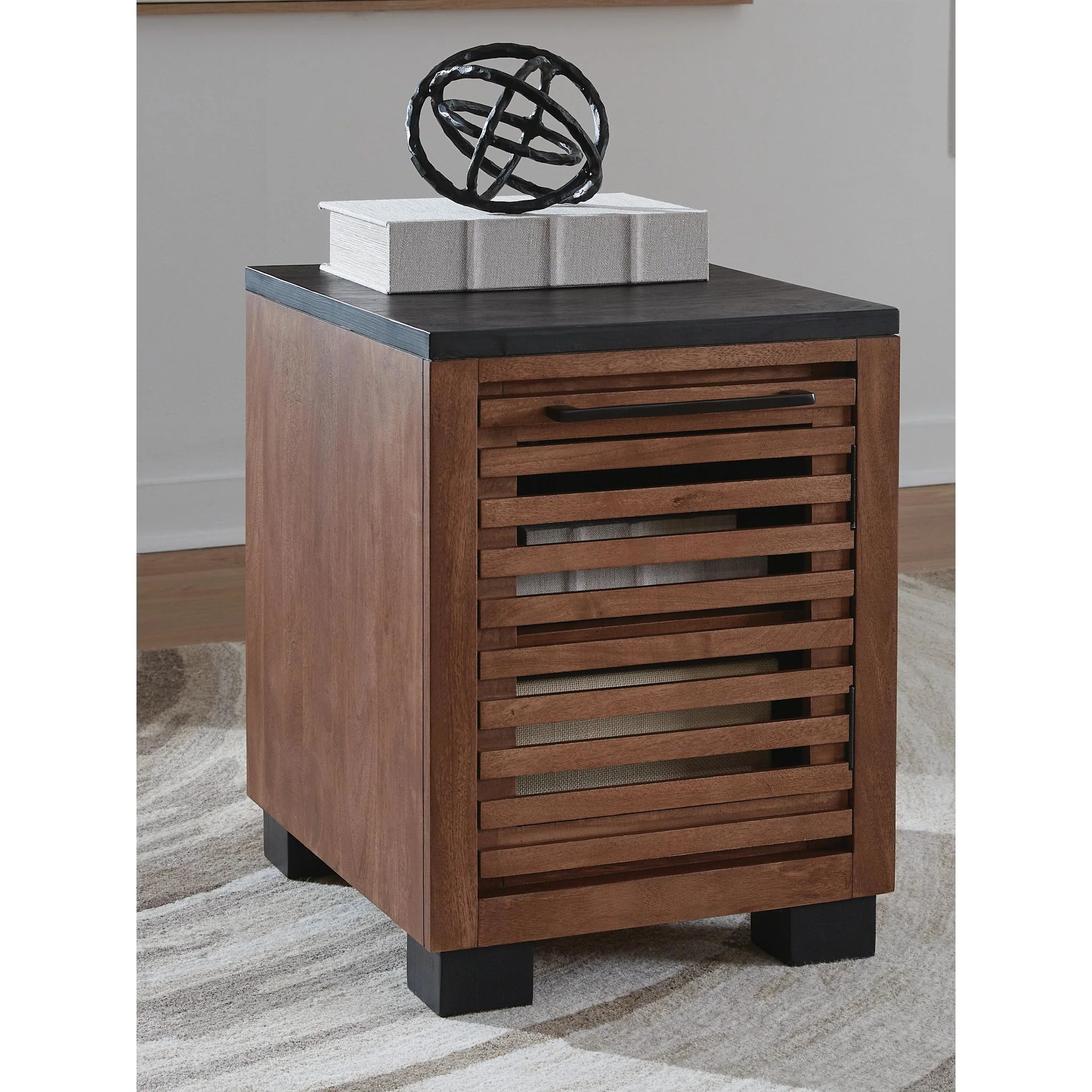Kallari Chairside End Table - Image 2