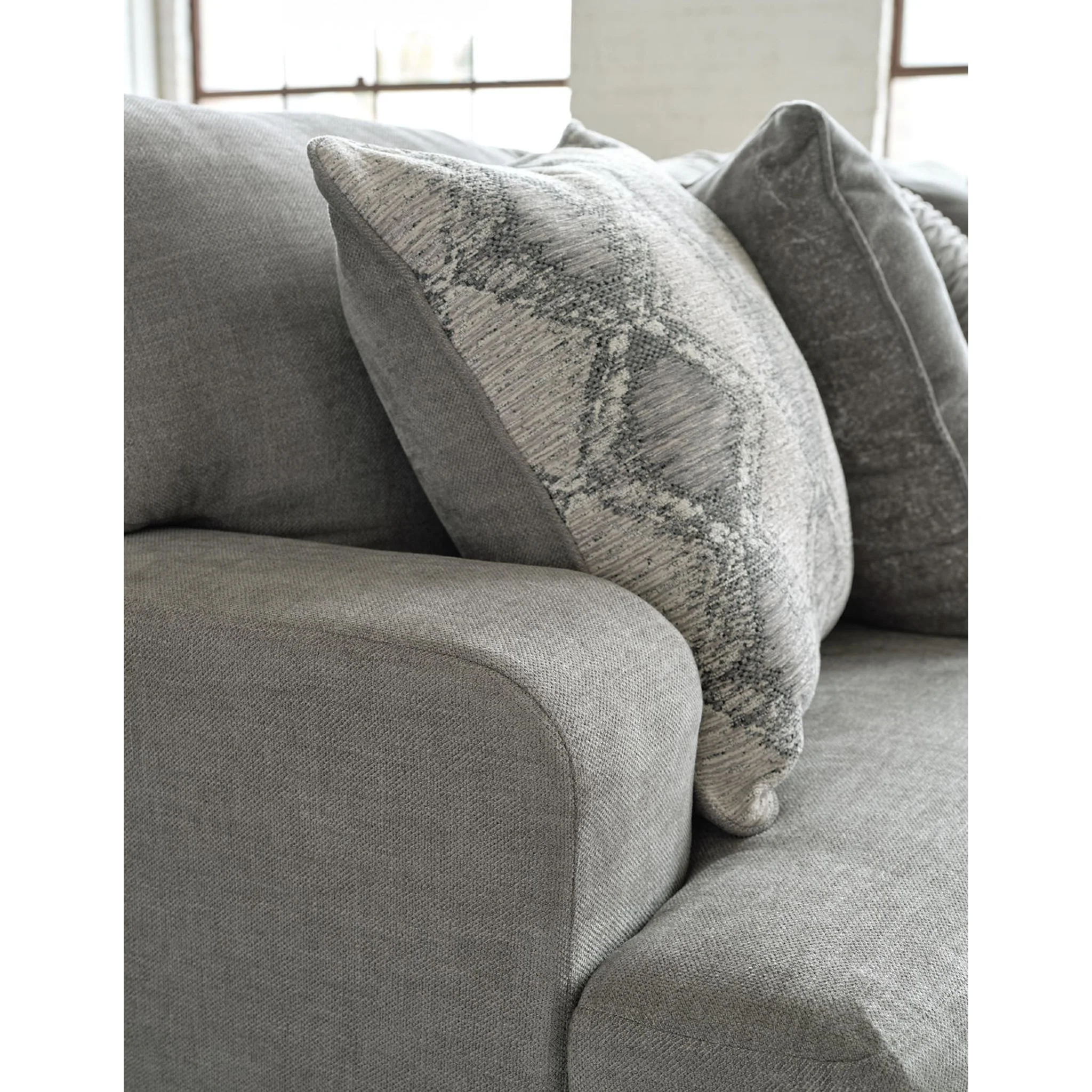 Keener-Exclusive 4 Piece Sectional - Image 11