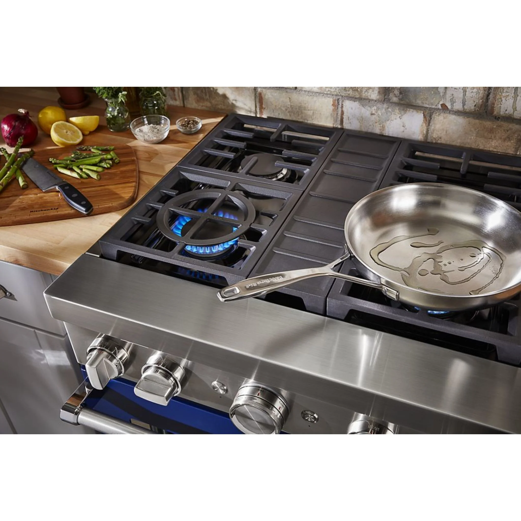 KitchenAid 30'' Smart Commercial-Style Dual Fuel Range with 4 Burners - Milkshake (KFDC500JMH) - Image 32
