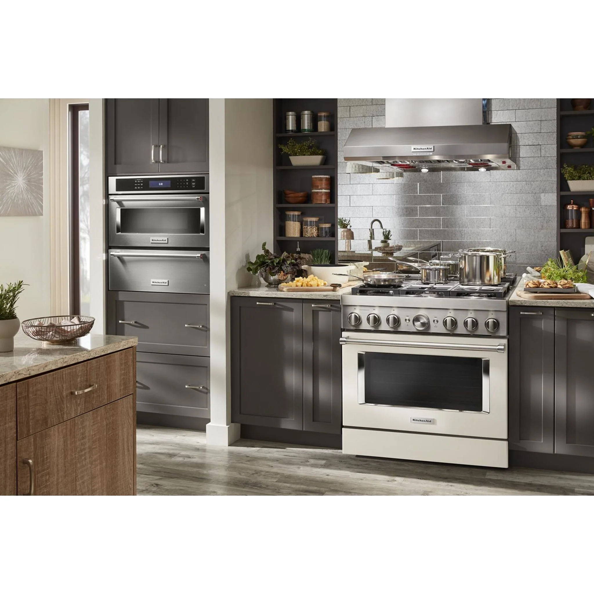 KitchenAid  36'' Smart Commercial-Style Dual Fuel Range with 6 Burners - Milkshake (KFDC506JMH) - Image 63