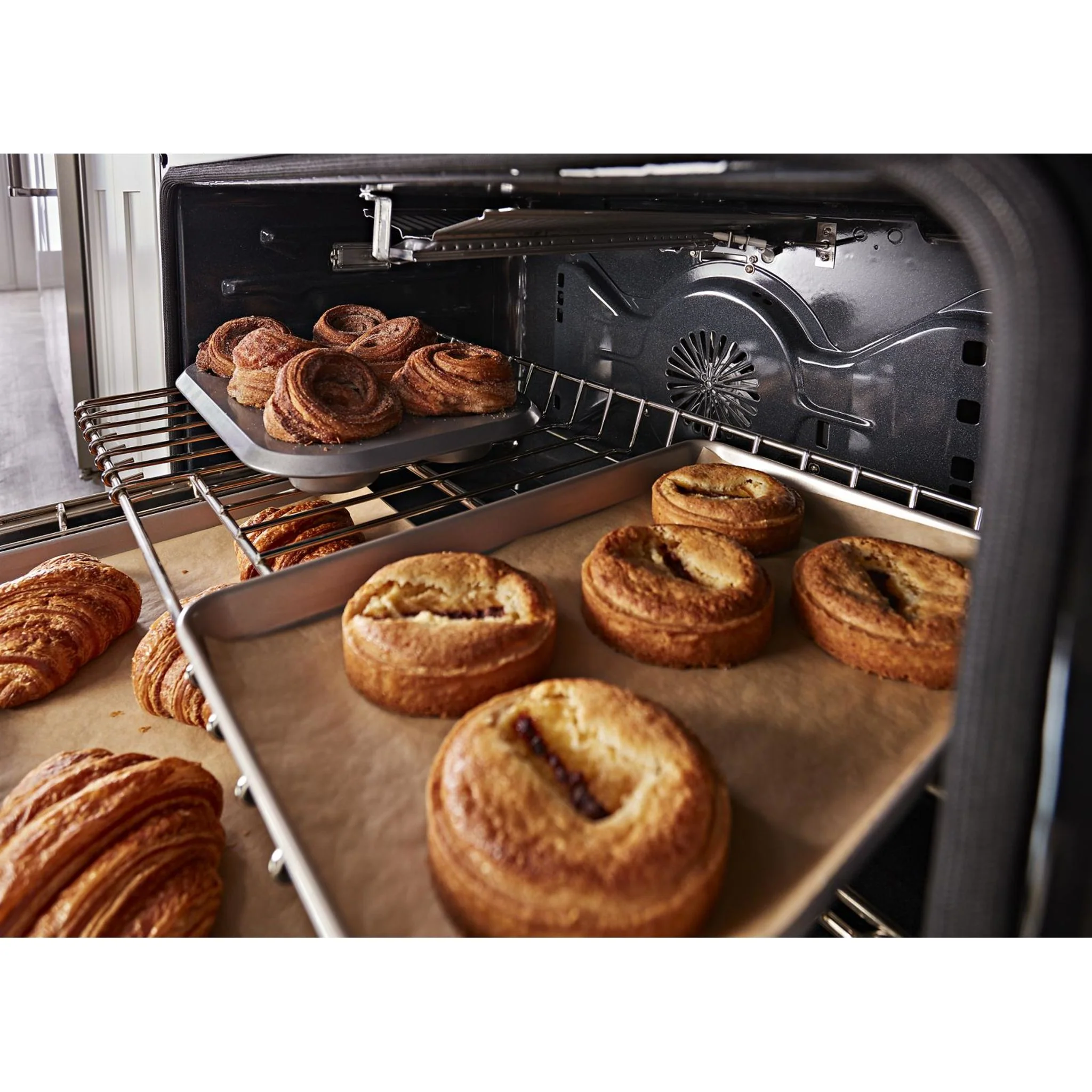KitchenAid 36'' Smart Commercial-Style Gas Range with 6 Burners - Ink Blue (KFGC506JIB) - Image 25