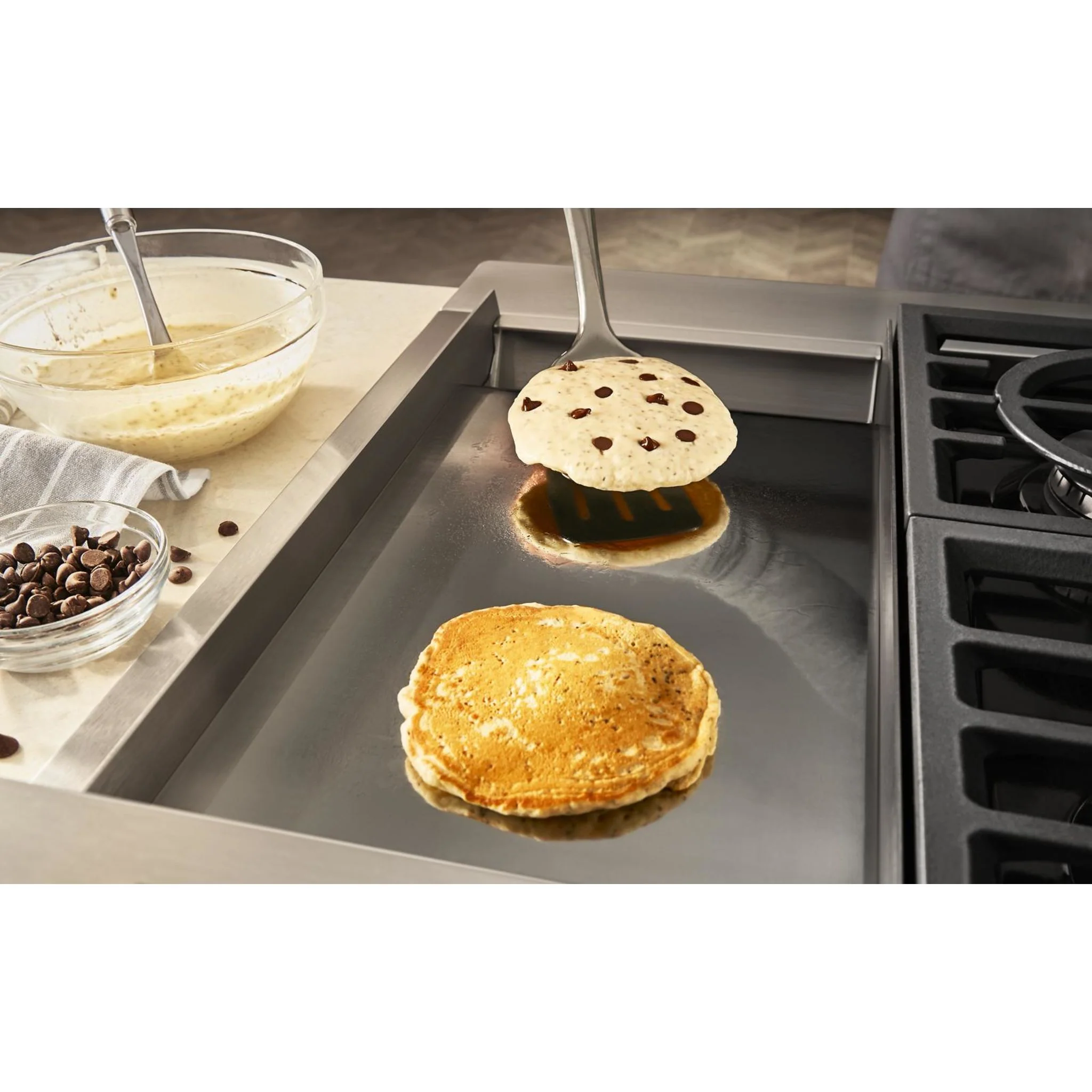KitchenAid 48'' Smart Commercial-Style Gas Range with Griddle - Milkshake (KFGC558JMH) - Image 36