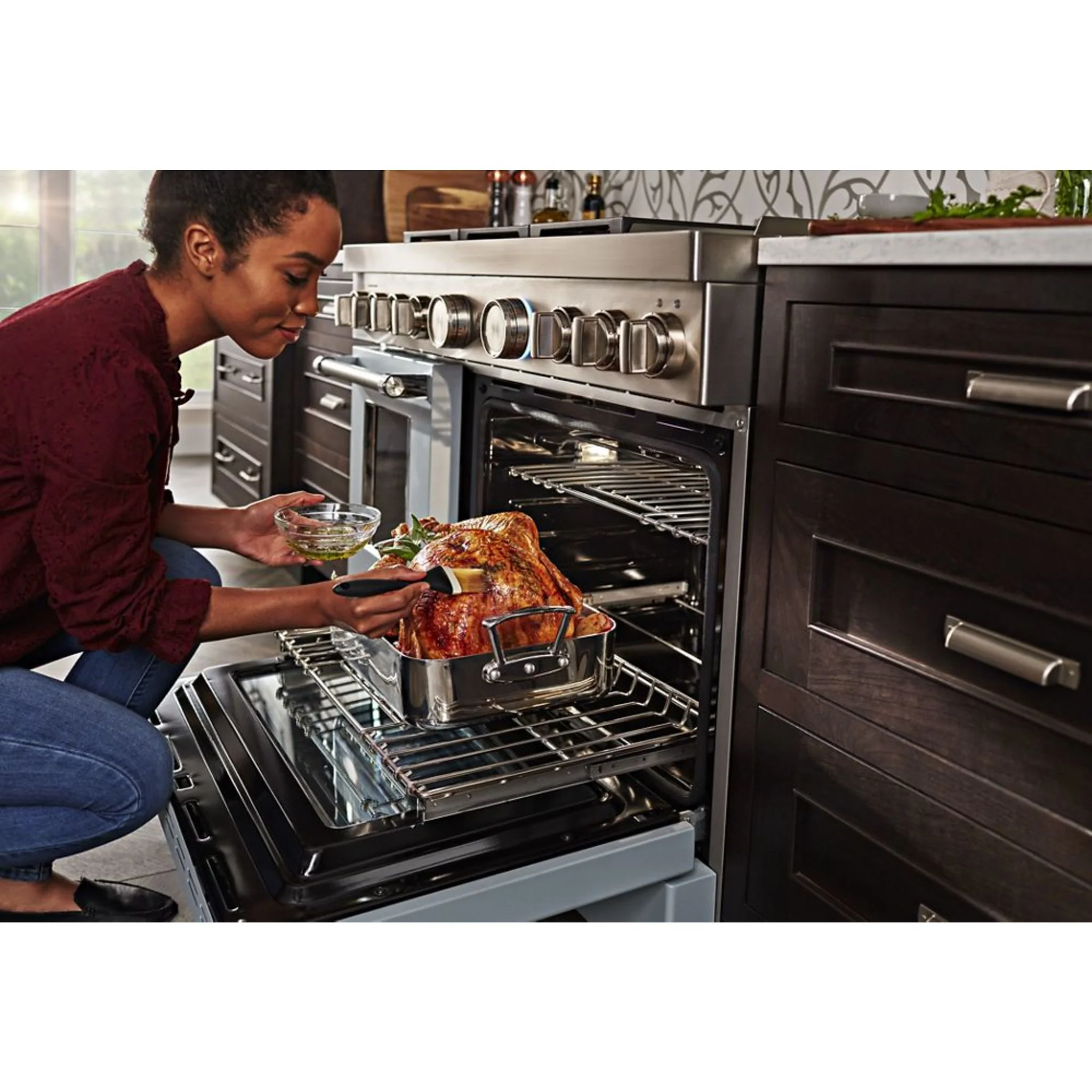 KitchenAid 36'' Smart Commercial-Style Dual Fuel Range with 6 Burners - Misty Blue (KFDC506JMB) - Image 59