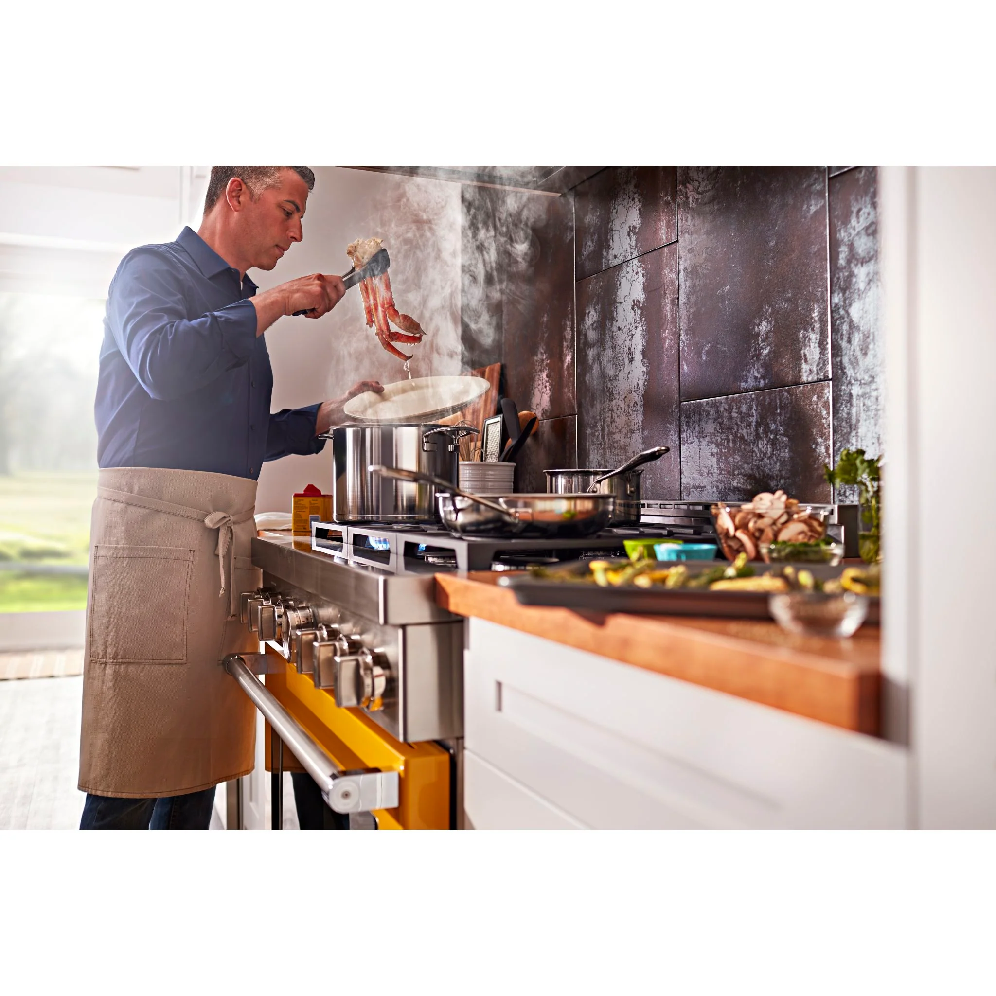 KitchenAid 36'' Smart Commercial-Style Gas Range with 6 Burners - Yellow Pepper (KFGC506JYP) - Image 2