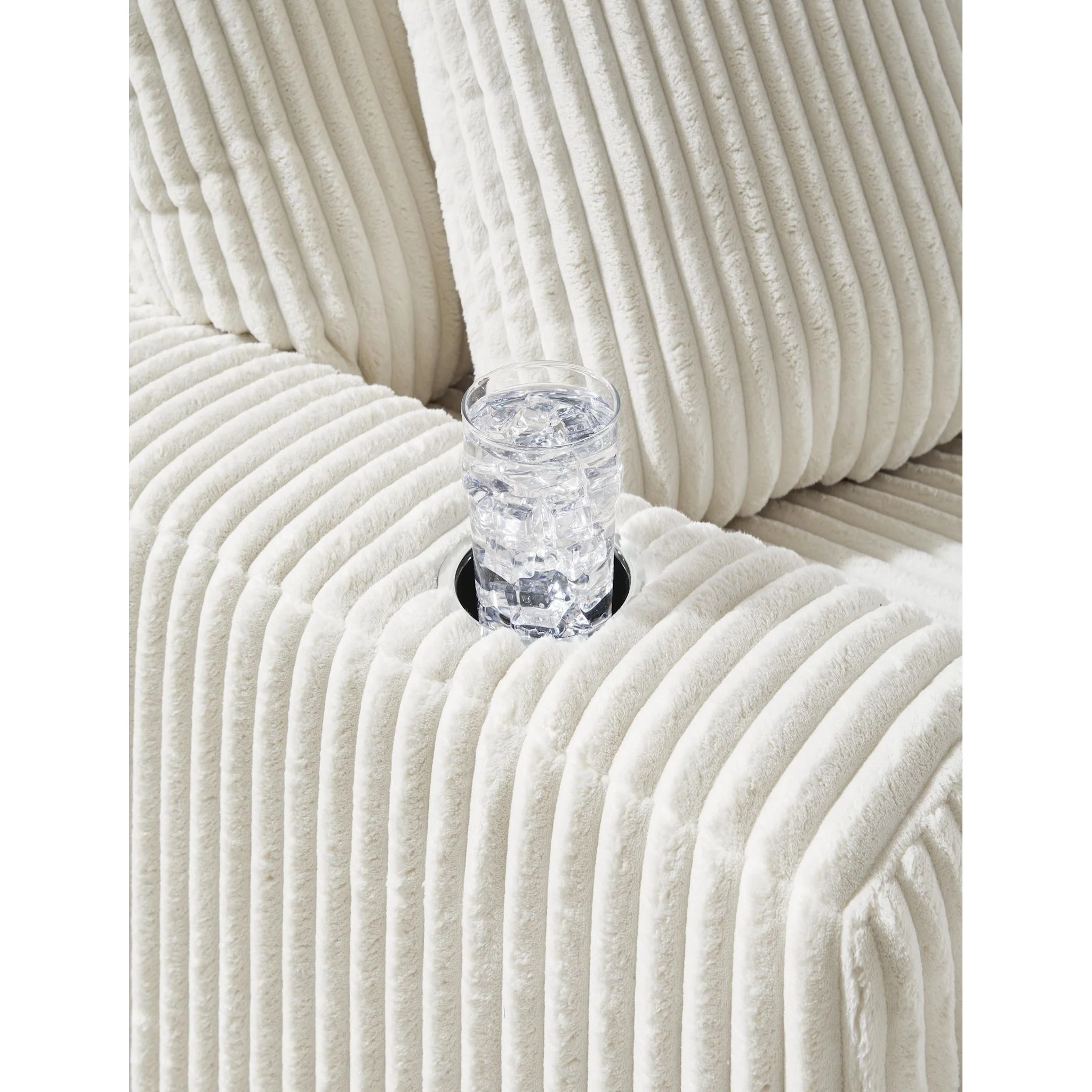 Lindyn Chaise - Image 77