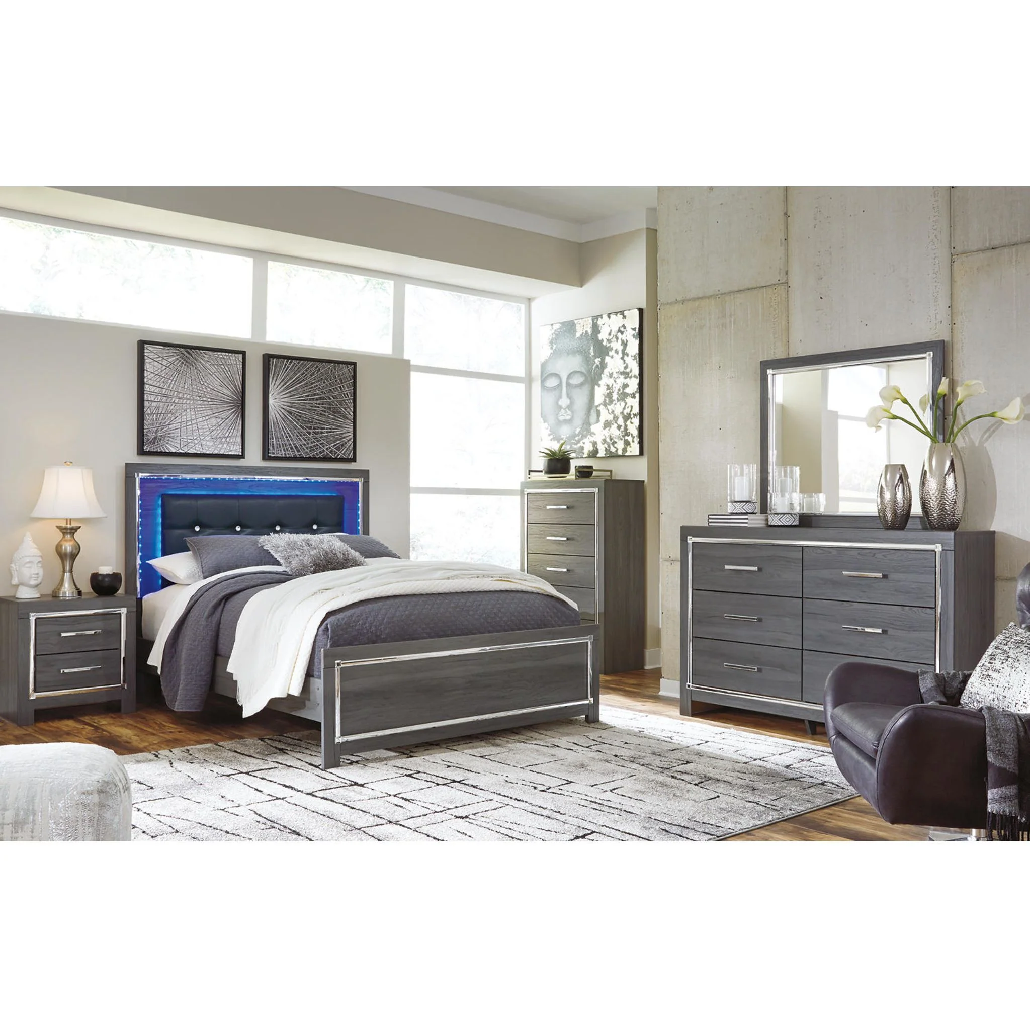 Lodanna 5 Piece Panel Bedroom - Image 2