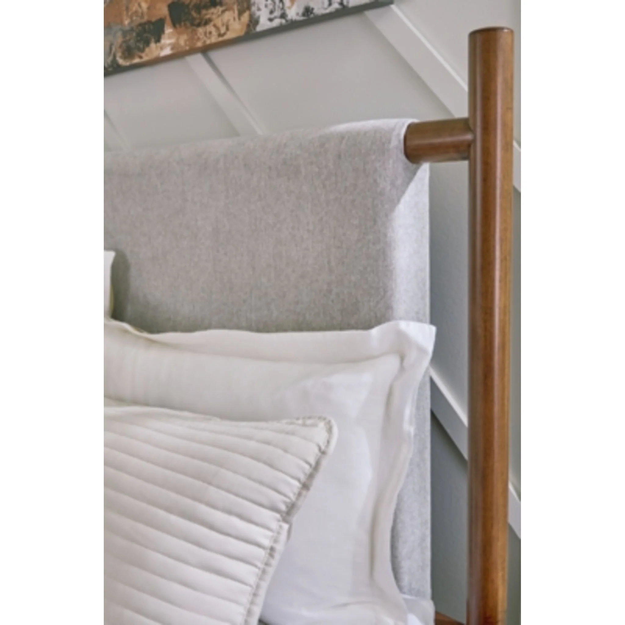 Lyncott 5 Piece Upholstered Bedroom - Image 31
