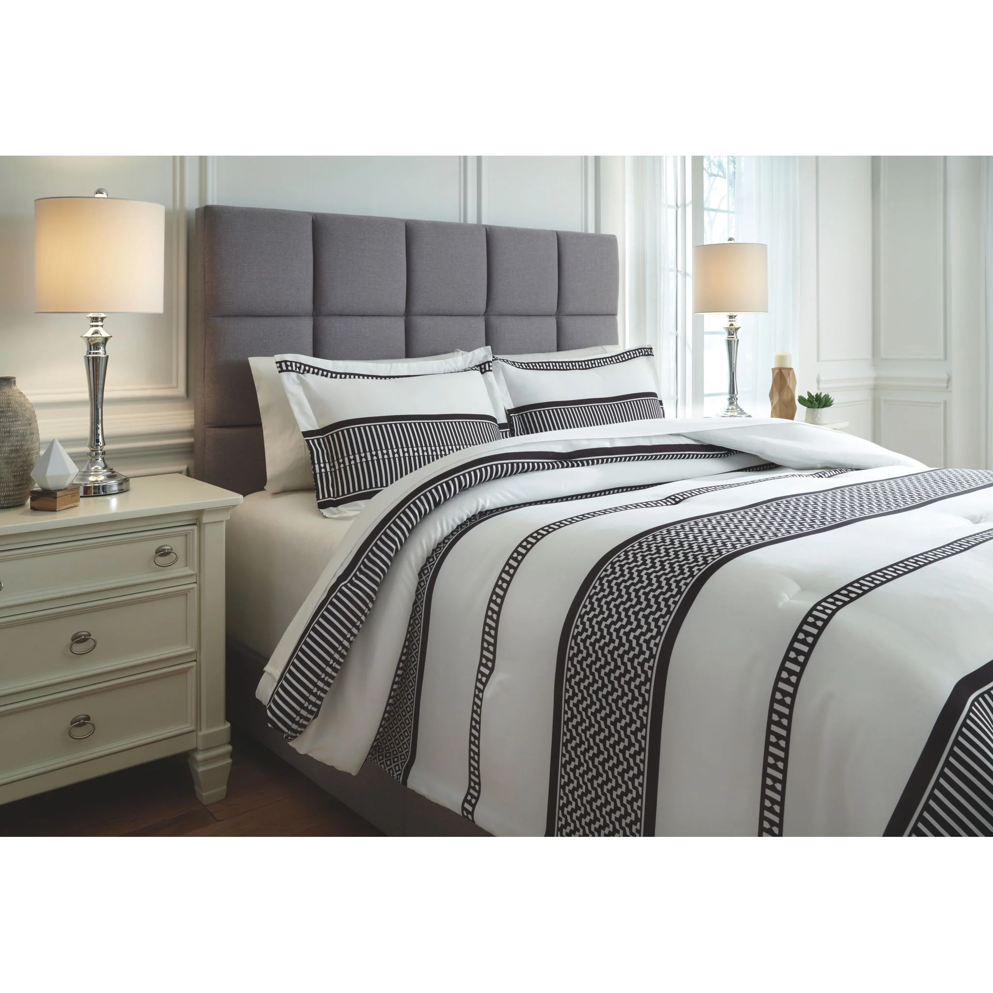 Masako King Comforter Set - Image 2