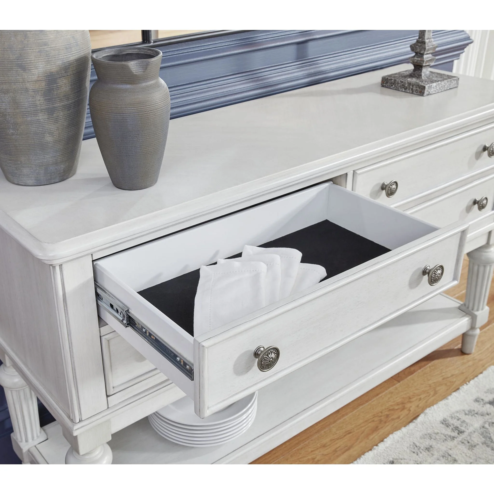 Montelaine Dining Server - Image 4