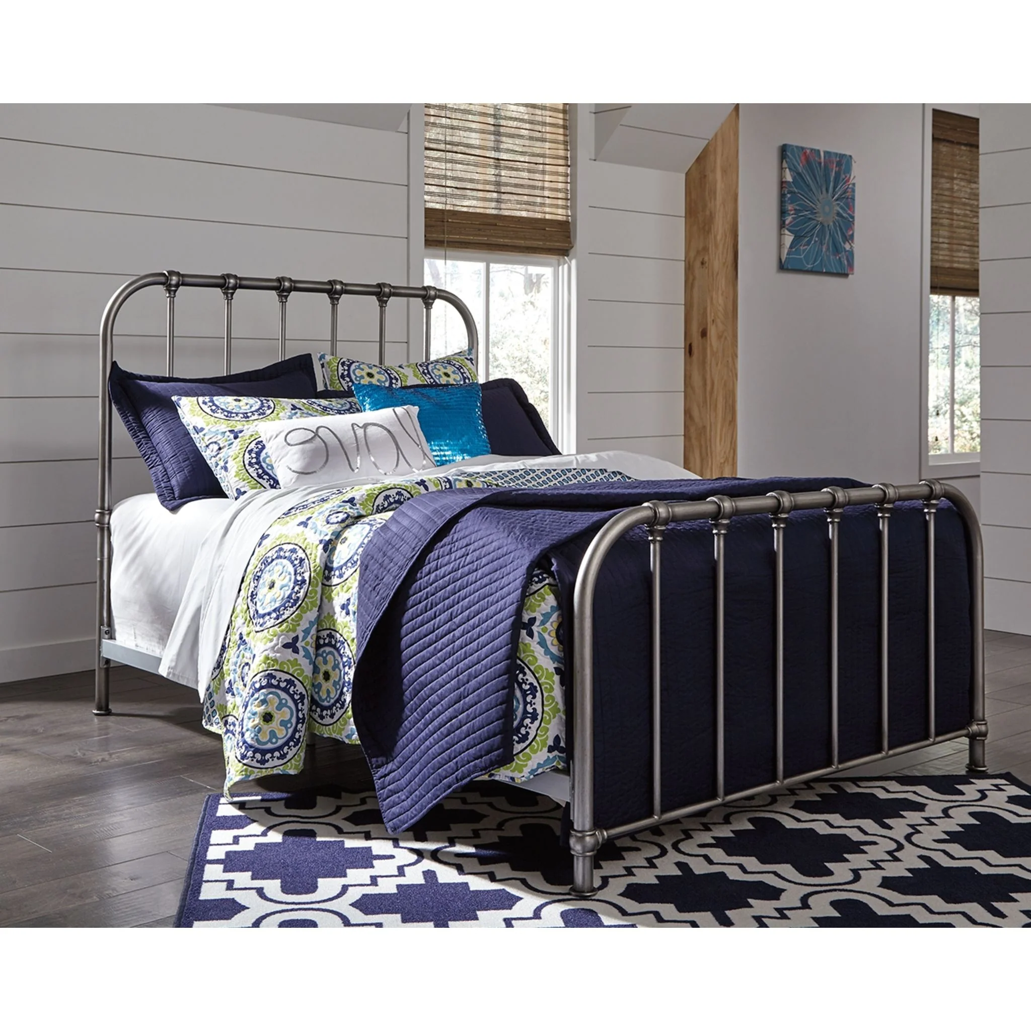 Nashburg Queen Metal Bed - Image 2