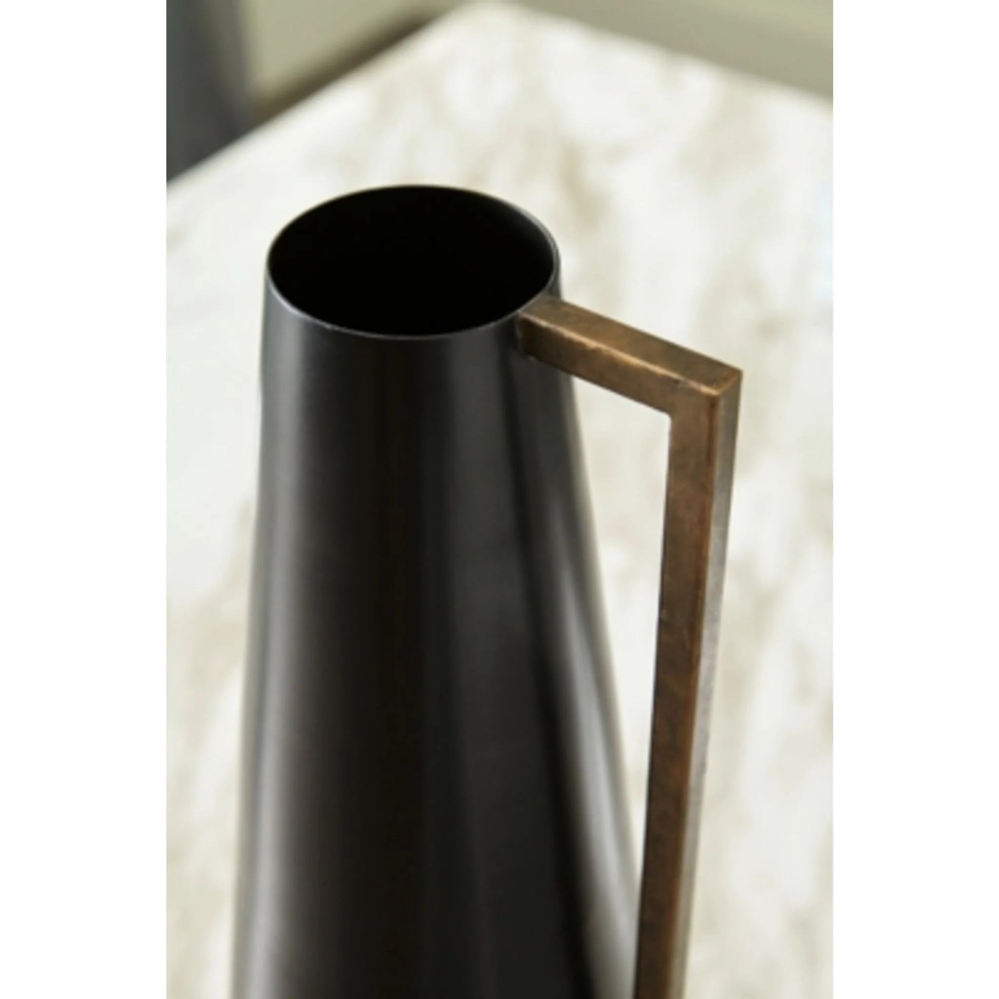 Pouderbell Vase - Image 5
