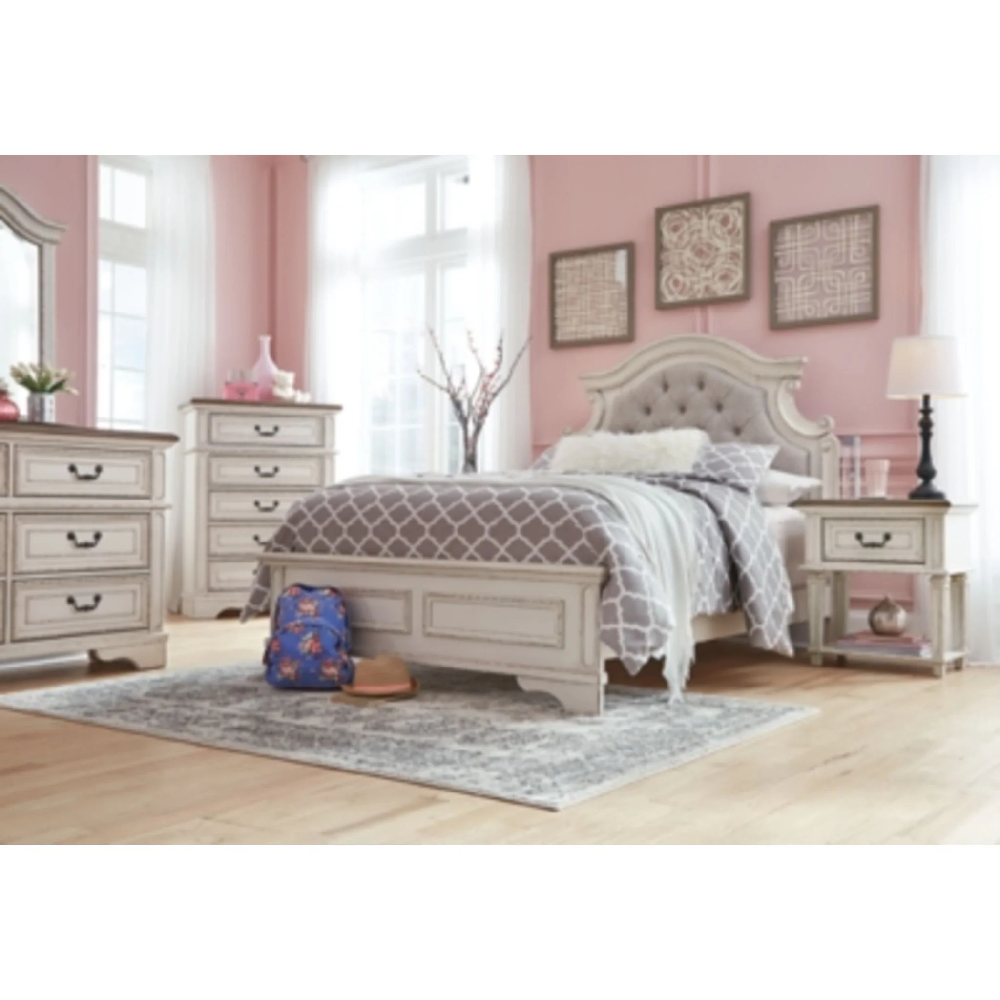 Realyn 3 Piece Panel Bed - Image 113