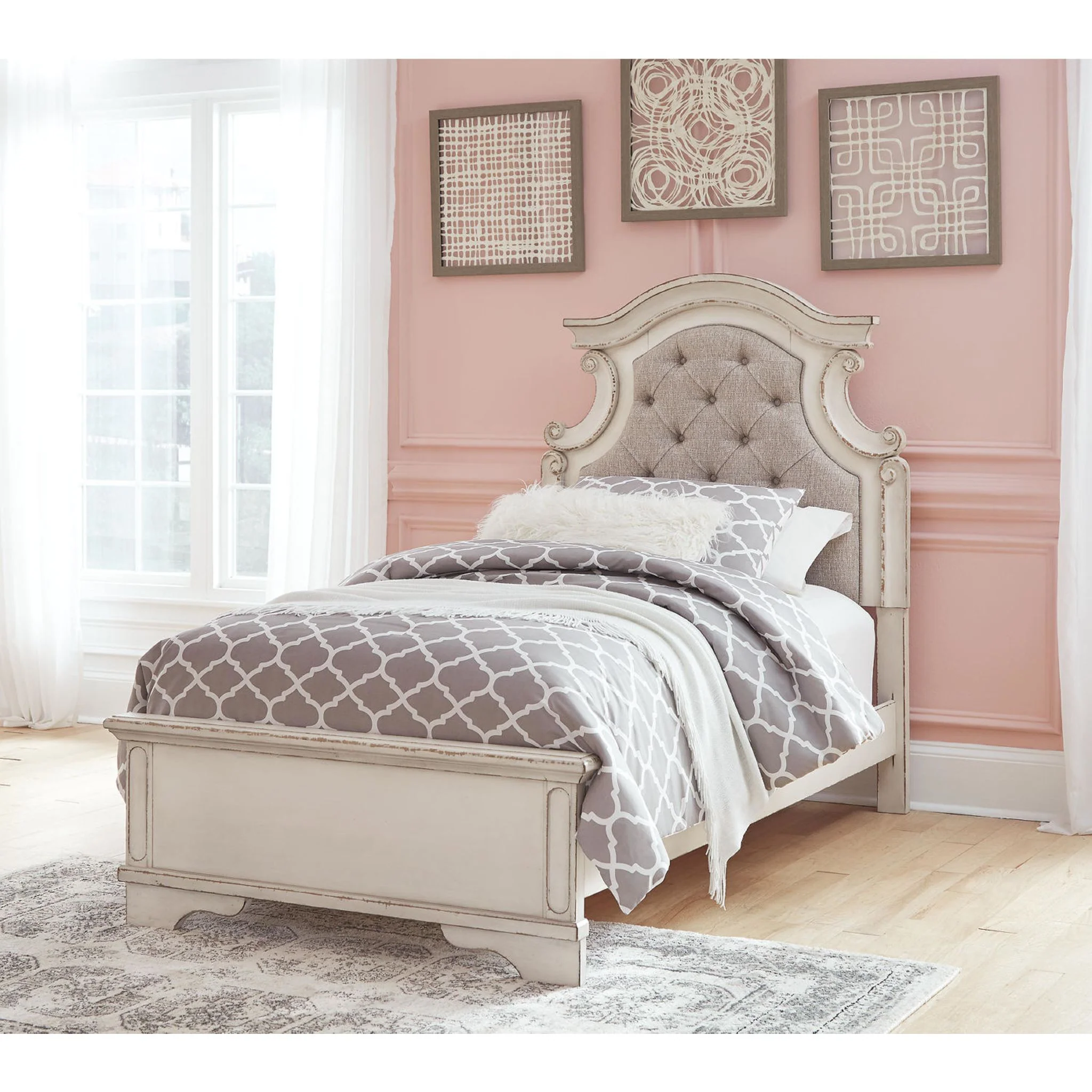 Realyn 3 Piece Panel Bed - Image 18