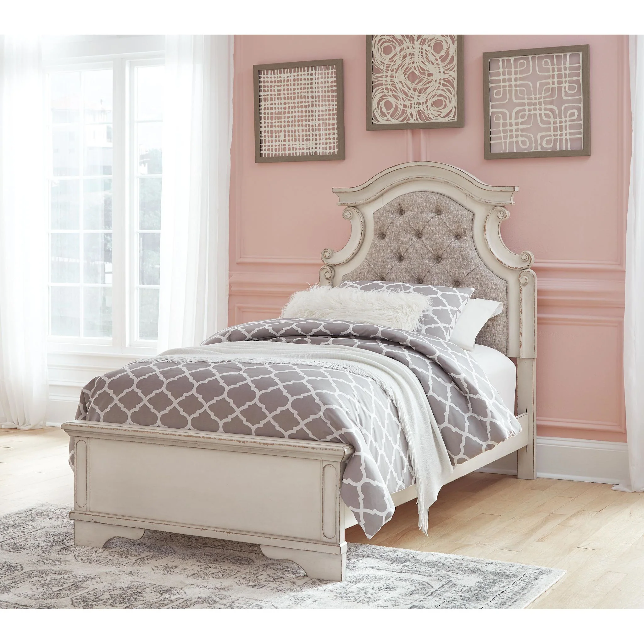 Realyn 3 Piece Panel Bed - Image 27