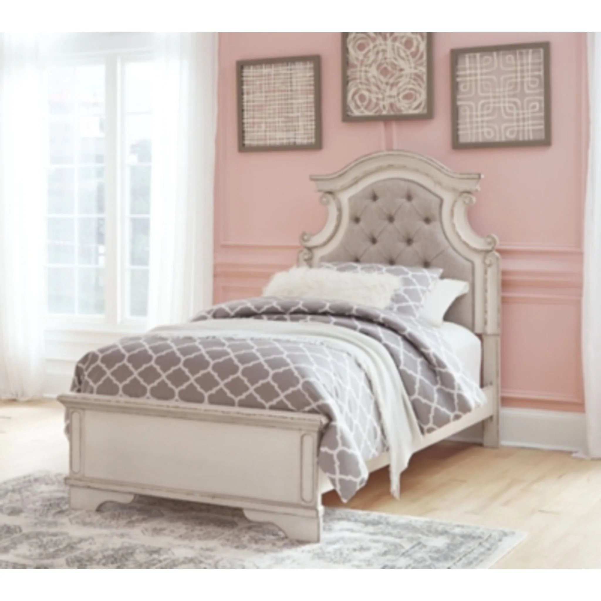 Realyn 3 Piece Panel Bed - Image 32