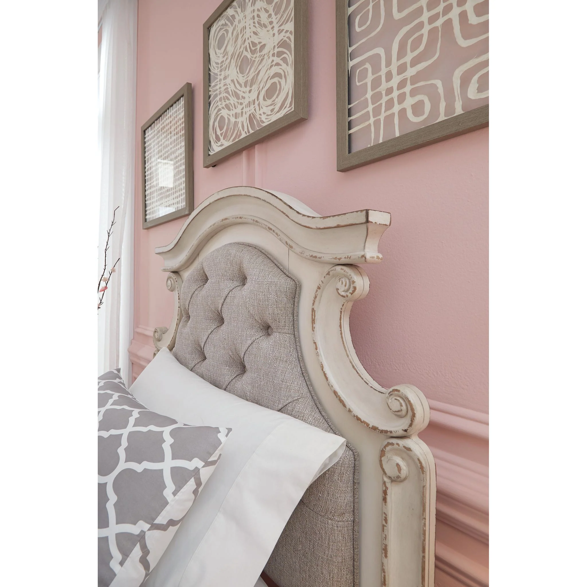 Realyn 3 Piece Panel Bed - Image 47